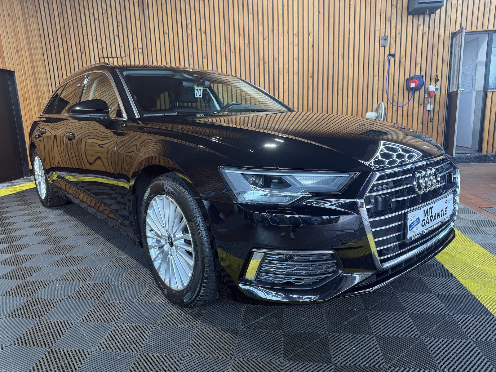 Fahrzeugabbildung Audi A6 Avant 2,0 TDI qu. *Navi*ACC*LED*AHK*Leder*