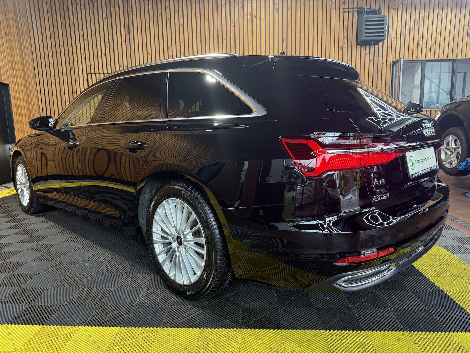 Fahrzeugabbildung Audi A6 Avant 2,0 TDI qu. *Navi*ACC*LED*AHK*Leder*