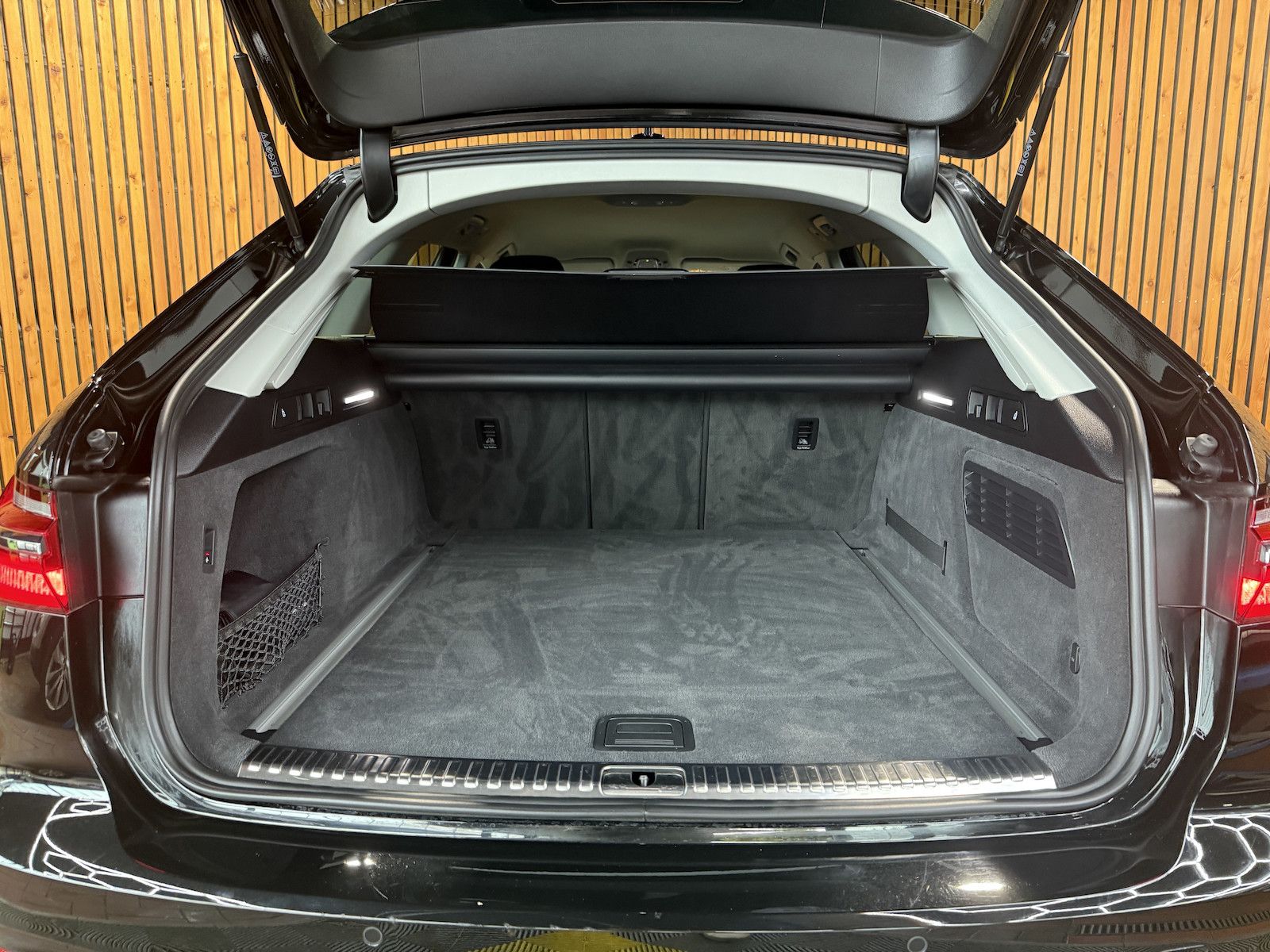 Fahrzeugabbildung Audi A6 Avant 2,0 TDI qu. *Navi*ACC*LED*AHK*Leder*