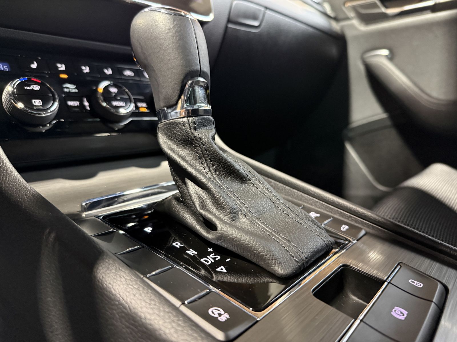 Fahrzeugabbildung SKODA Superb Combi Style TDI DSG *Navi*ACC*Virtual*AHK