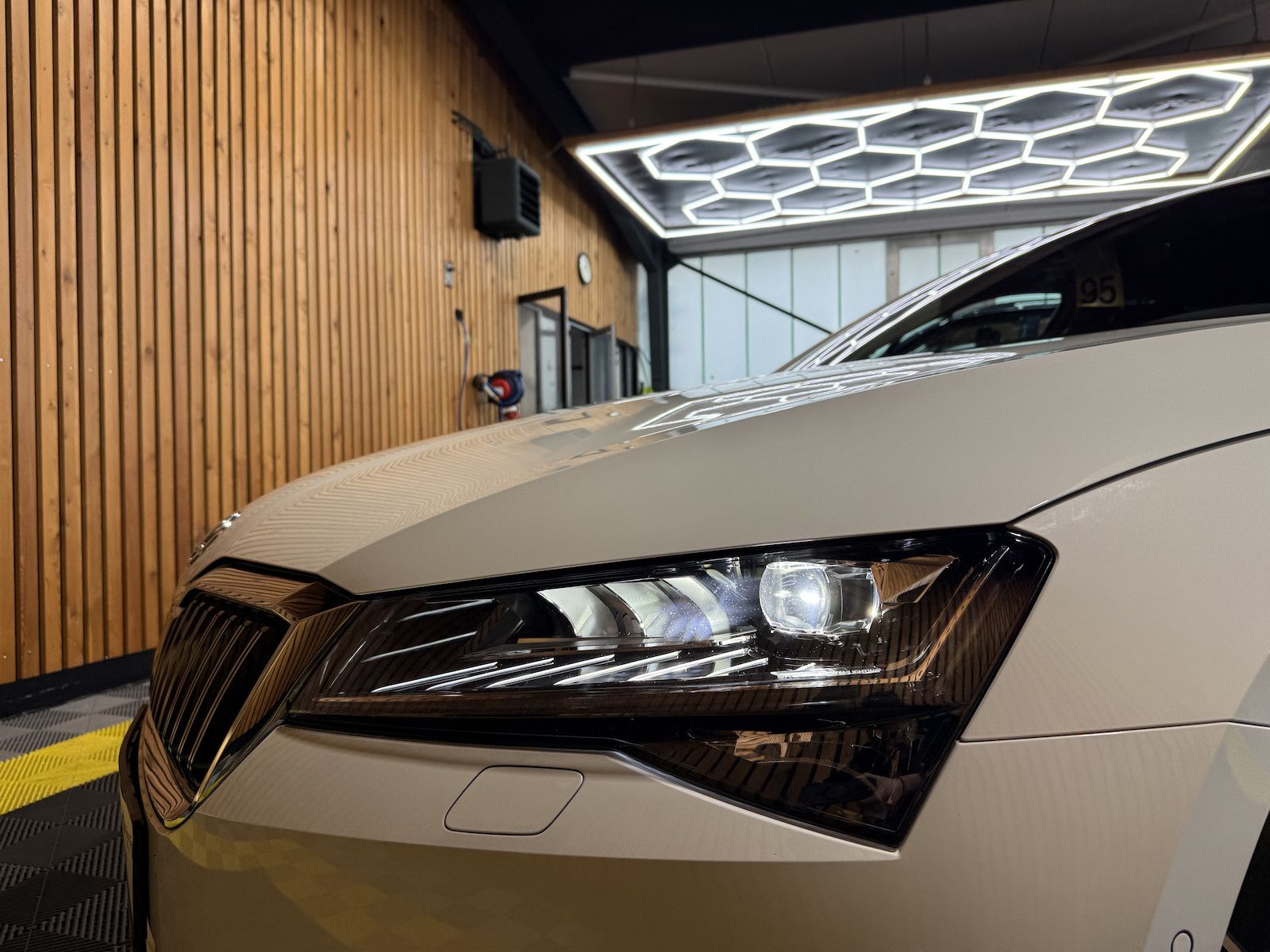 Fahrzeugabbildung SKODA Superb Combi Style TDI DSG *Navi*ACC*Virtual*AHK