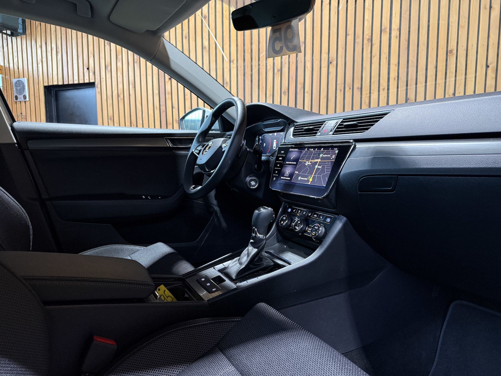 Fahrzeugabbildung SKODA Superb Combi Style TDI DSG *Navi*ACC*Virtual*AHK