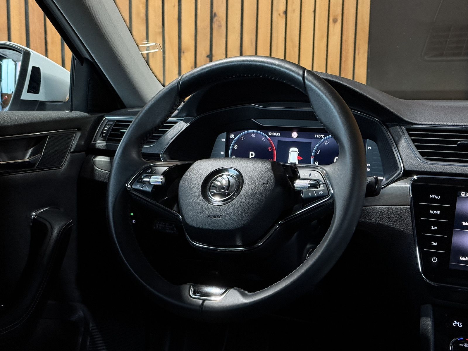 Fahrzeugabbildung SKODA Superb Combi Style TDI DSG *Navi*ACC*Virtual*AHK