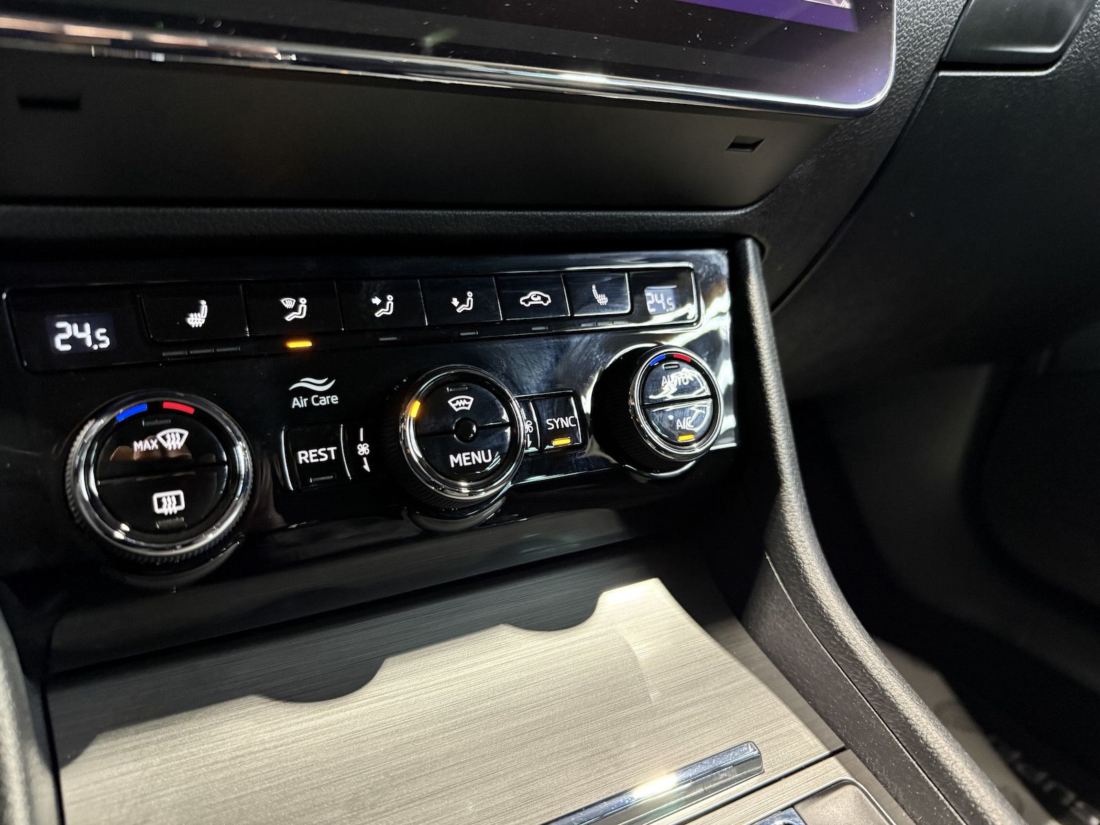 Fahrzeugabbildung SKODA Superb Combi Style TDI DSG *Navi*ACC*Virtual*AHK