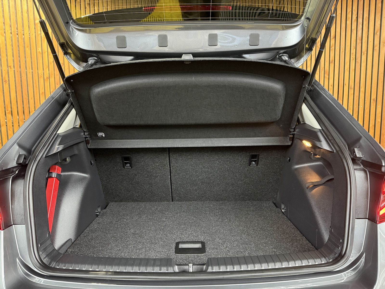 Fahrzeugabbildung SKODA Fabia 1,0 TSI Tour *Navi*LED*Tempo*Kamera*Alu*