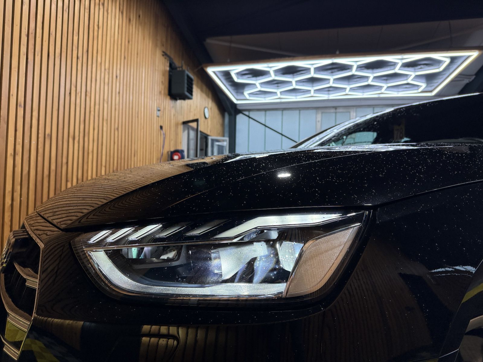 Fahrzeugabbildung Audi A4 Avant adv. 35 TFSI Aut Navi*Kam*ACC*LED*Leder