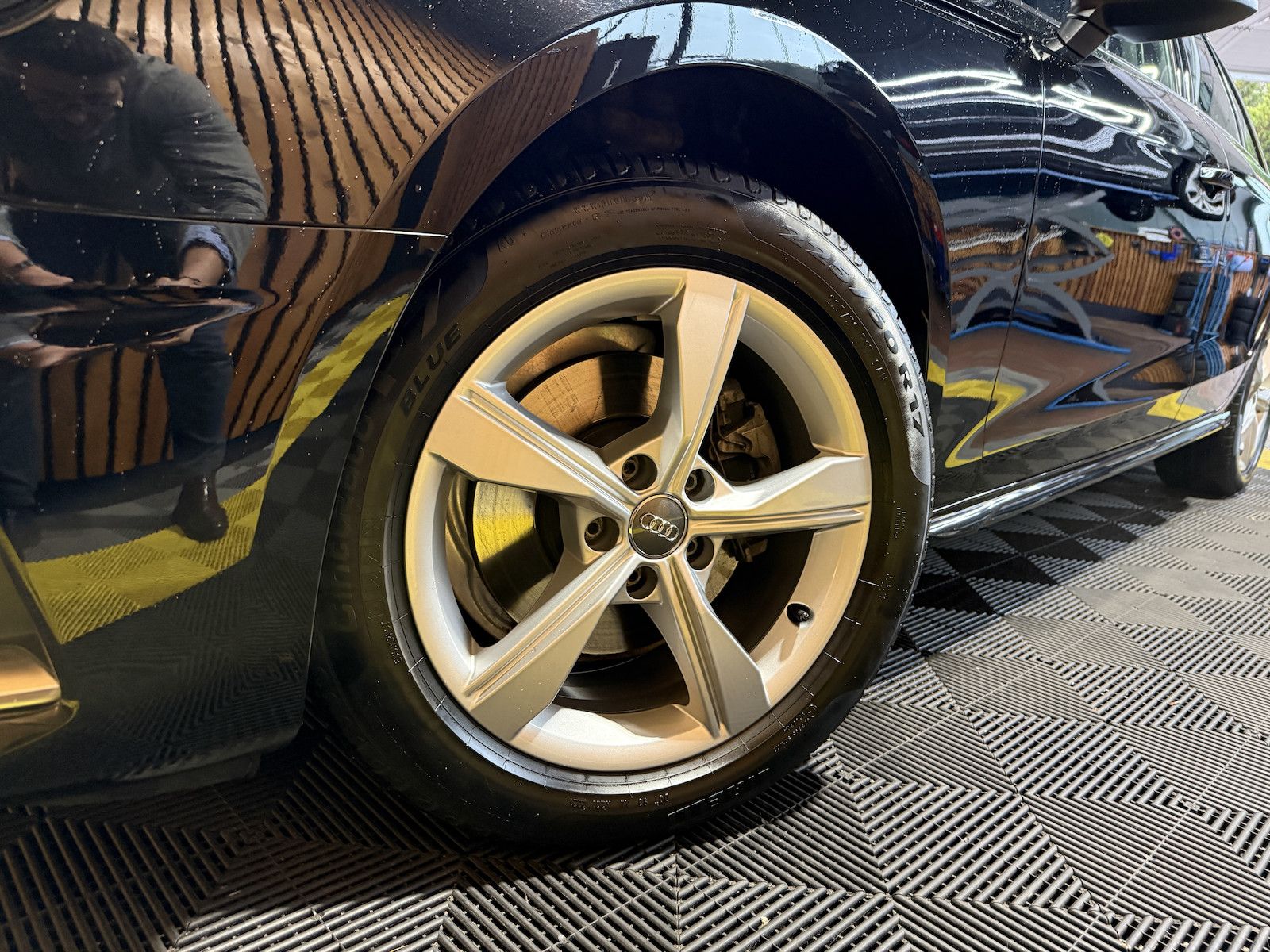 Fahrzeugabbildung Audi A4 Avant adv. 35 TFSI Aut Navi*Kam*ACC*LED*Leder