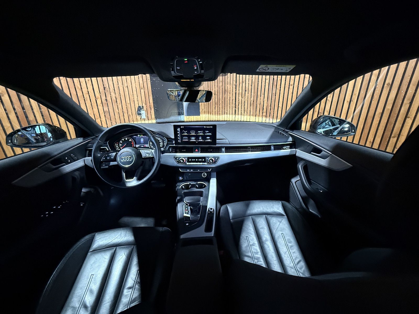 Fahrzeugabbildung Audi A4 Avant adv. 35 TFSI Aut Navi*Kam*ACC*LED*Leder