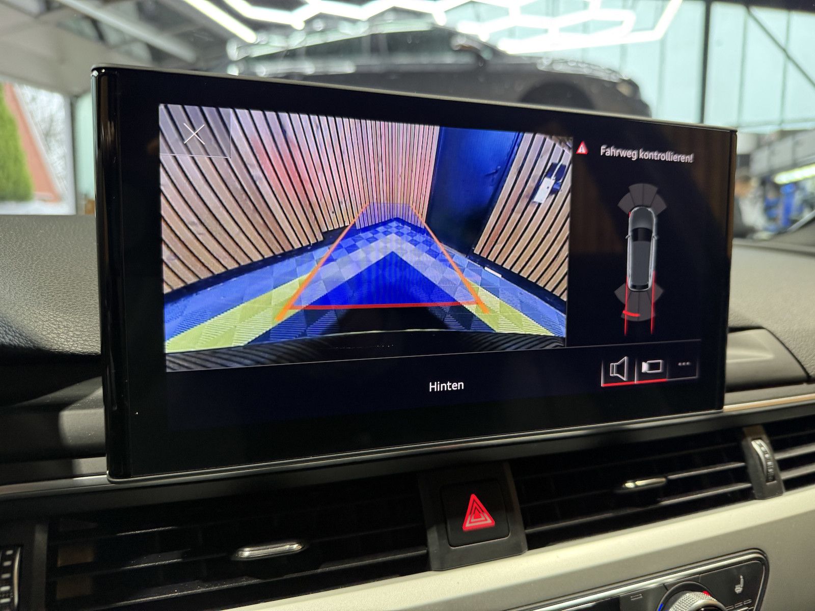 Fahrzeugabbildung Audi A4 Avant adv. 35 TFSI Aut Navi*Kam*ACC*LED*Leder