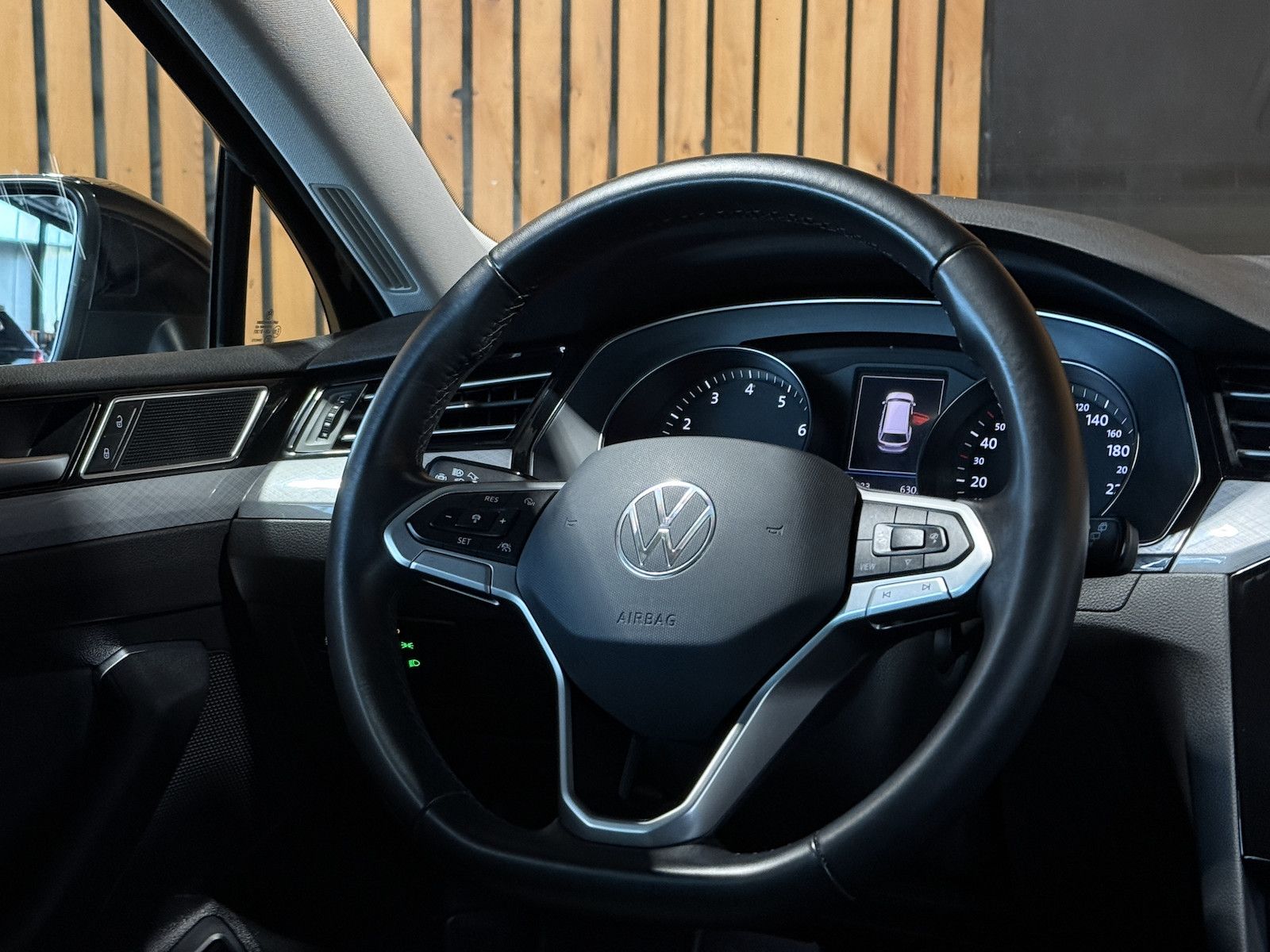 Fahrzeugabbildung Volkswagen Passat Variant 1,5 TSI DSG *Navi*LED*Kam*ACC*AHK