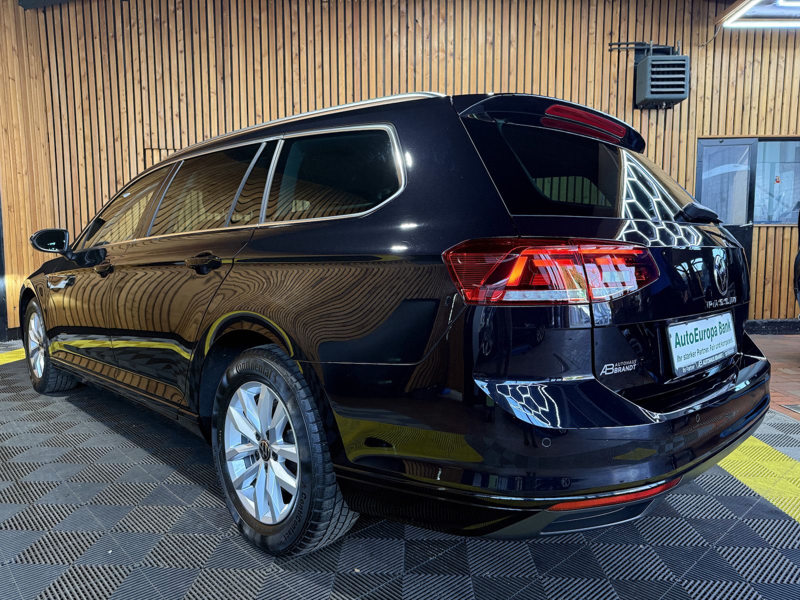 Fahrzeugabbildung Volkswagen Passat Variant 1,5 TSI DSG *Navi*LED*Kam*ACC*AHK