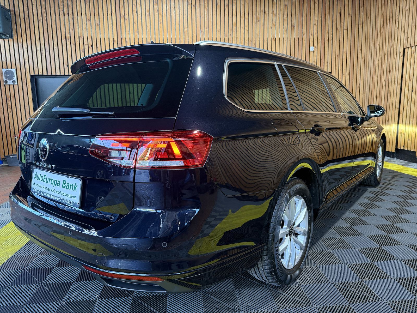 Fahrzeugabbildung Volkswagen Passat Variant 1,5 TSI DSG *Navi*LED*Kam*ACC*AHK