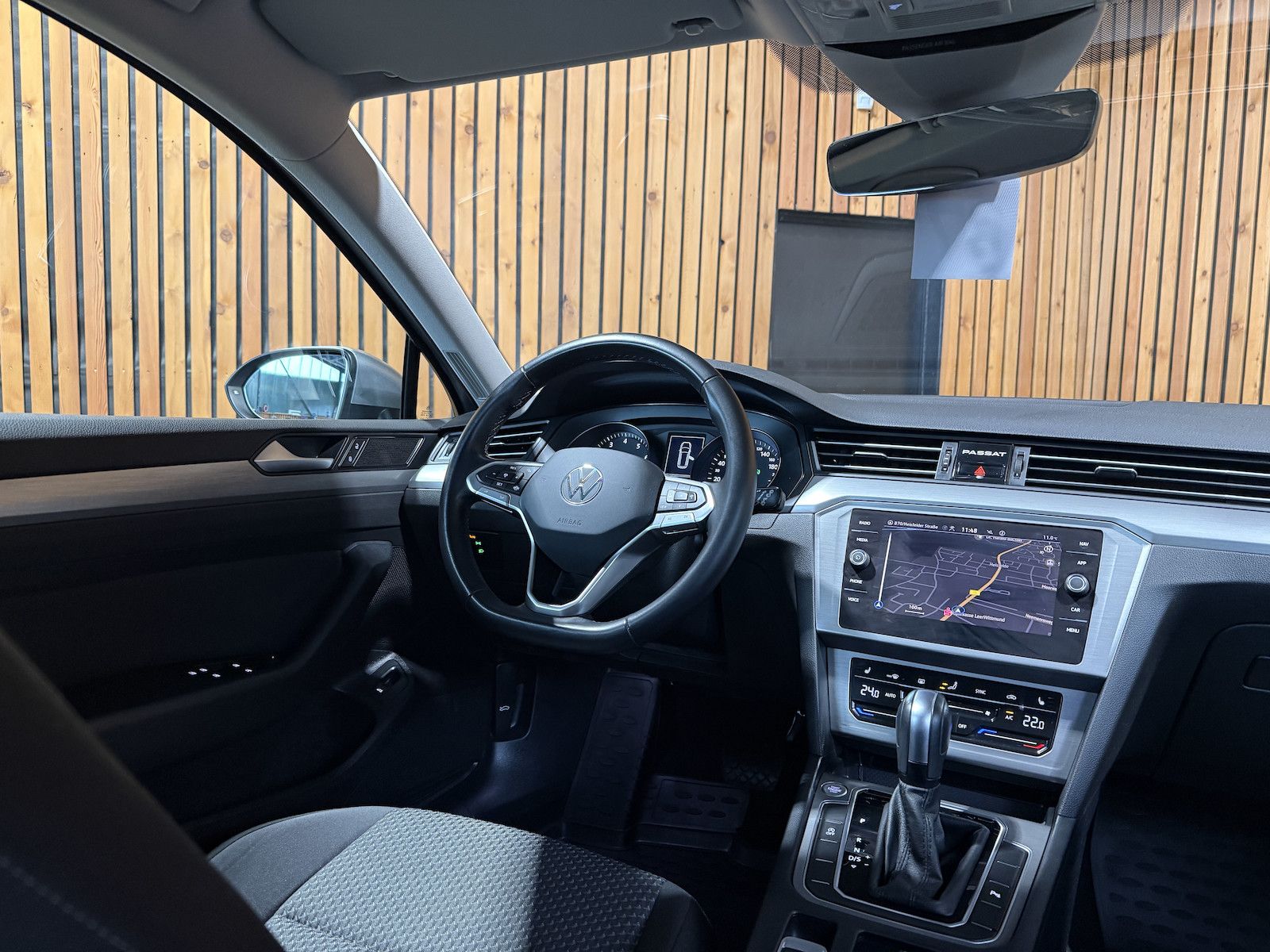 Fahrzeugabbildung Volkswagen Passat Variant 1,5 TSI DSG *Navi*LED*Kam*ACC*Alu