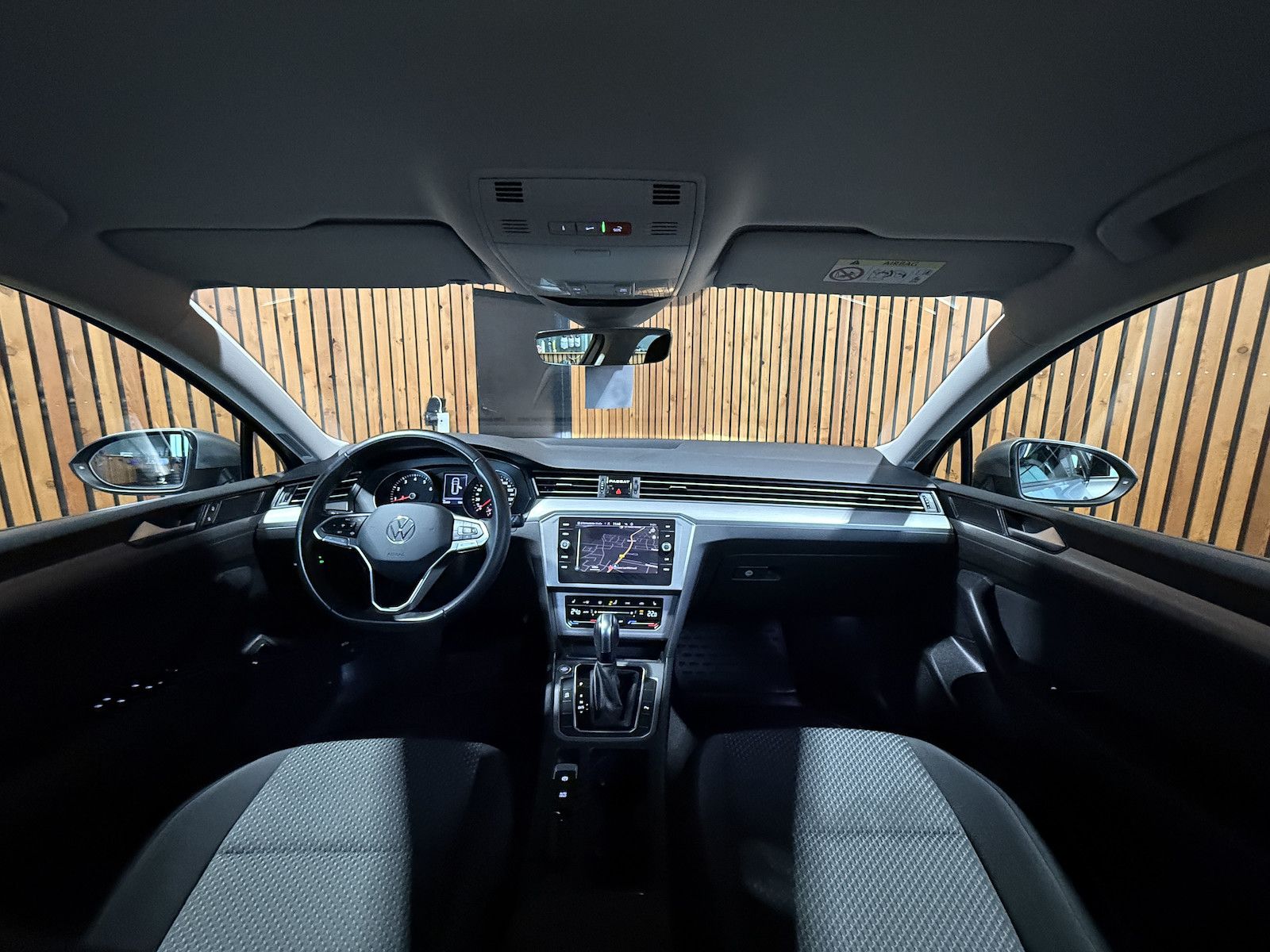 Fahrzeugabbildung Volkswagen Passat Variant 1,5 TSI DSG *Navi*LED*Kam*ACC*Alu