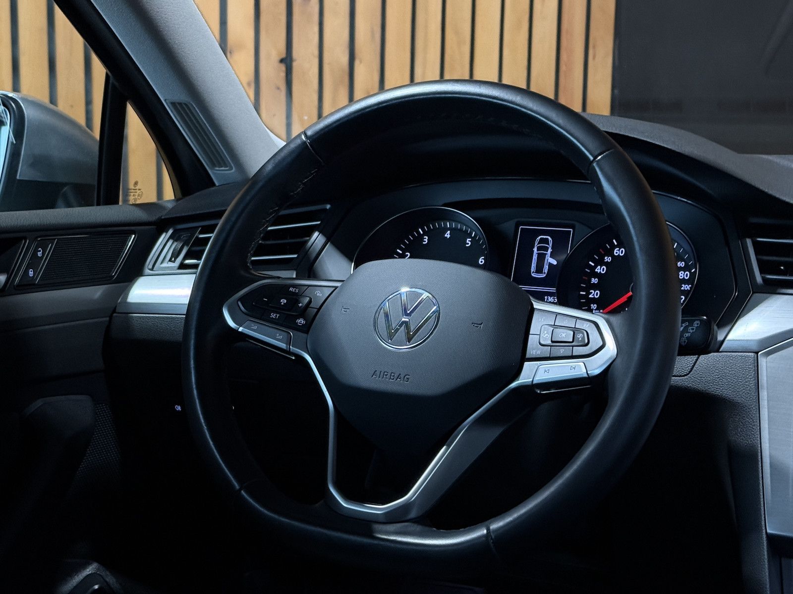 Fahrzeugabbildung Volkswagen Passat Variant 1,5 TSI DSG *Navi*LED*Kam*ACC*Alu