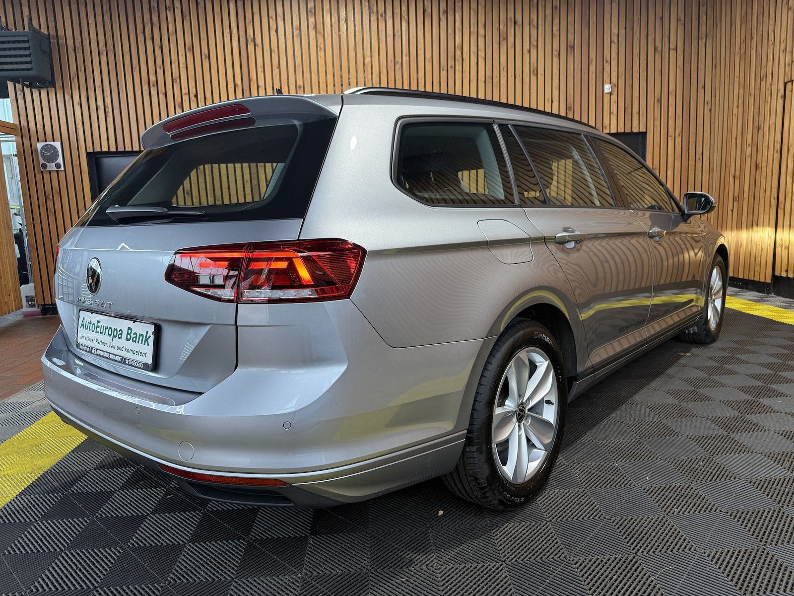 Fahrzeugabbildung Volkswagen Passat Variant 1,5 TSI DSG *Navi*LED*Kam*ACC*Alu