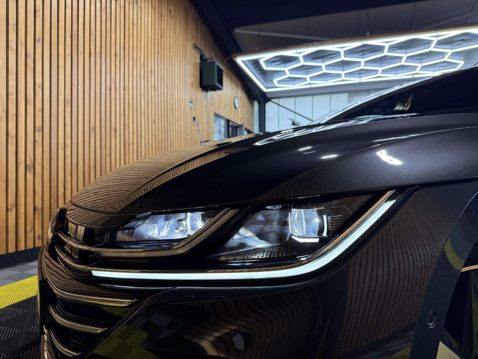 Fahrzeugabbildung Volkswagen Arteon 1.4 eHybrid SB*Navi*LED*Kam*AHK*DCC*Leder