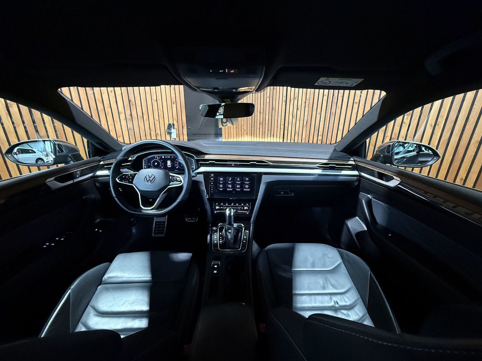 Fahrzeugabbildung Volkswagen Arteon 1.4 eHybrid SB*Navi*LED*Kam*AHK*DCC*Leder