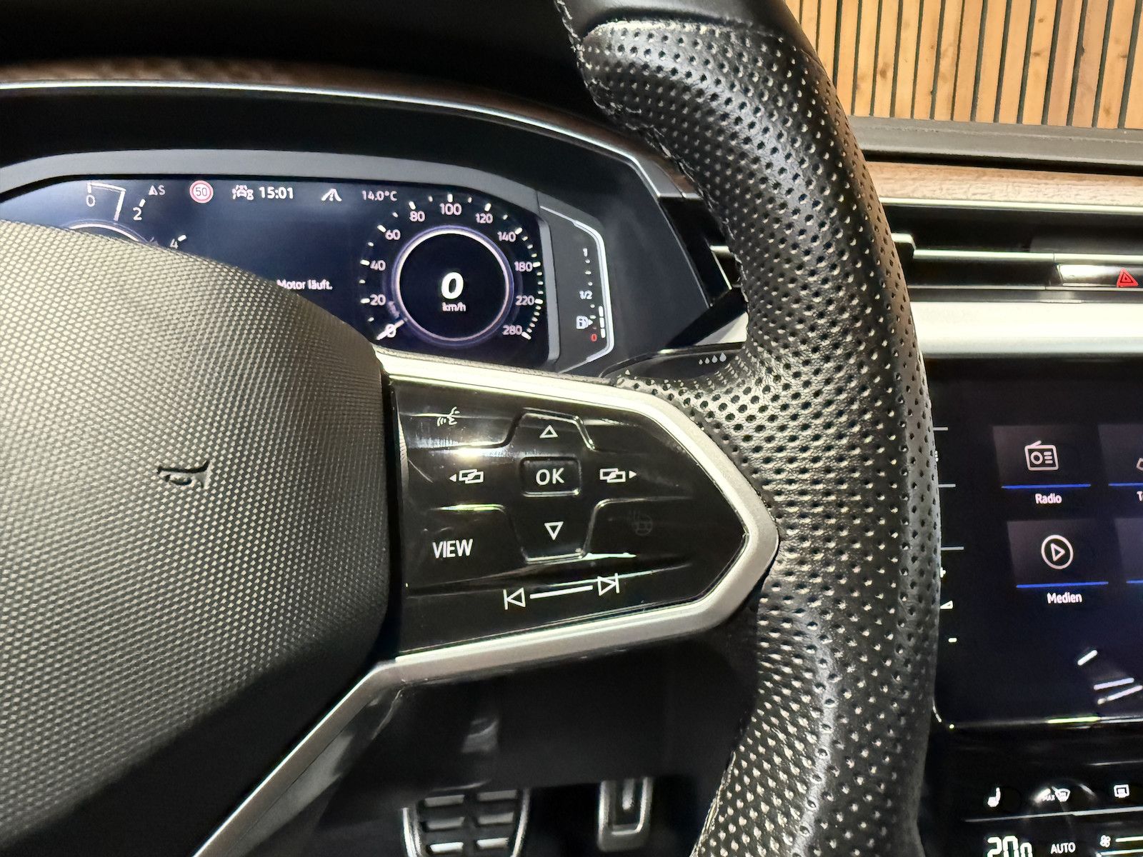 Fahrzeugabbildung Volkswagen Arteon 1.4 eHybrid SB*Navi*LED*Kam*AHK*DCC*Leder