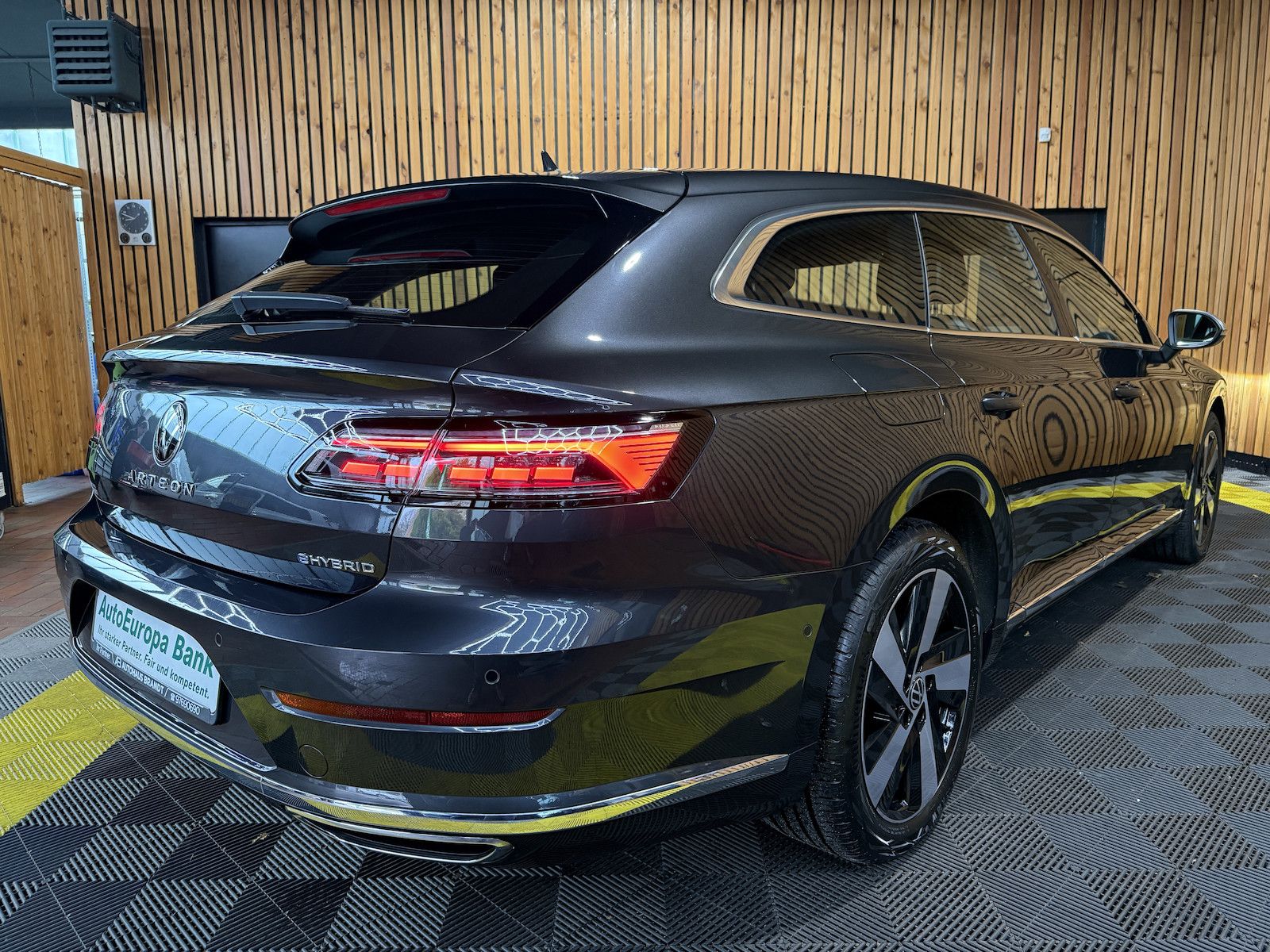 Fahrzeugabbildung Volkswagen Arteon 1.4 eHybrid SB*Navi*LED*Kam*AHK*DCC*Leder