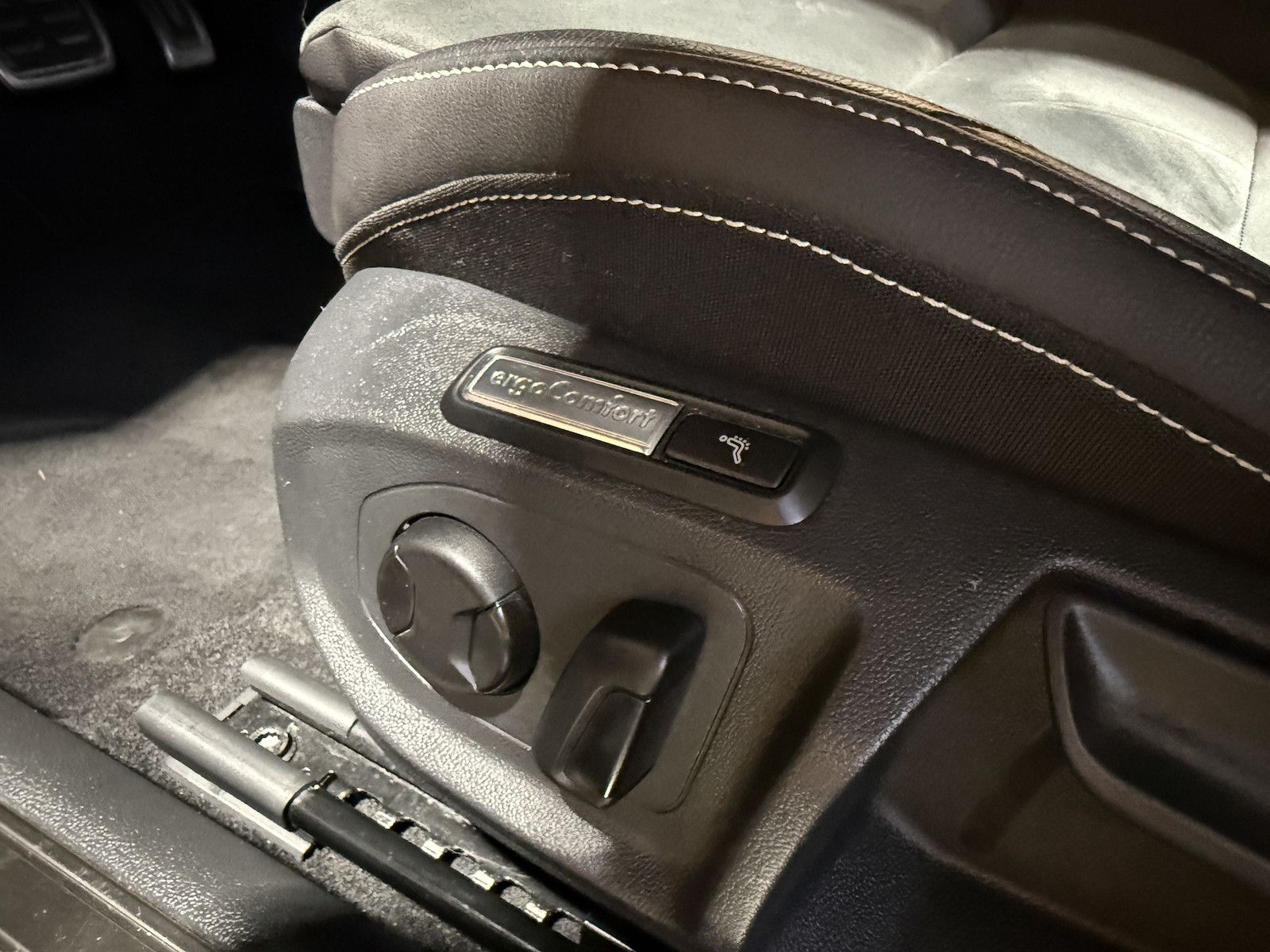 Fahrzeugabbildung Volkswagen Arteon 1.4 eHybrid SB*Navi*LED*Kam*AHK*DCC*Leder