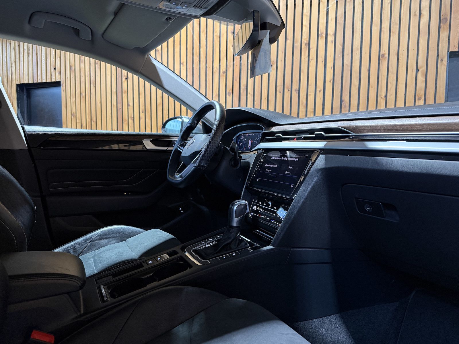 Fahrzeugabbildung Volkswagen Arteon 1.4 eHybrid SB*Navi*LED*Kam*AHK*DCC*Leder