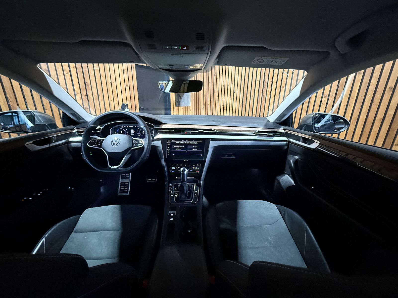 Fahrzeugabbildung Volkswagen Arteon 1.4 eHybrid SB*Navi*LED*Kam*AHK*DCC*Leder