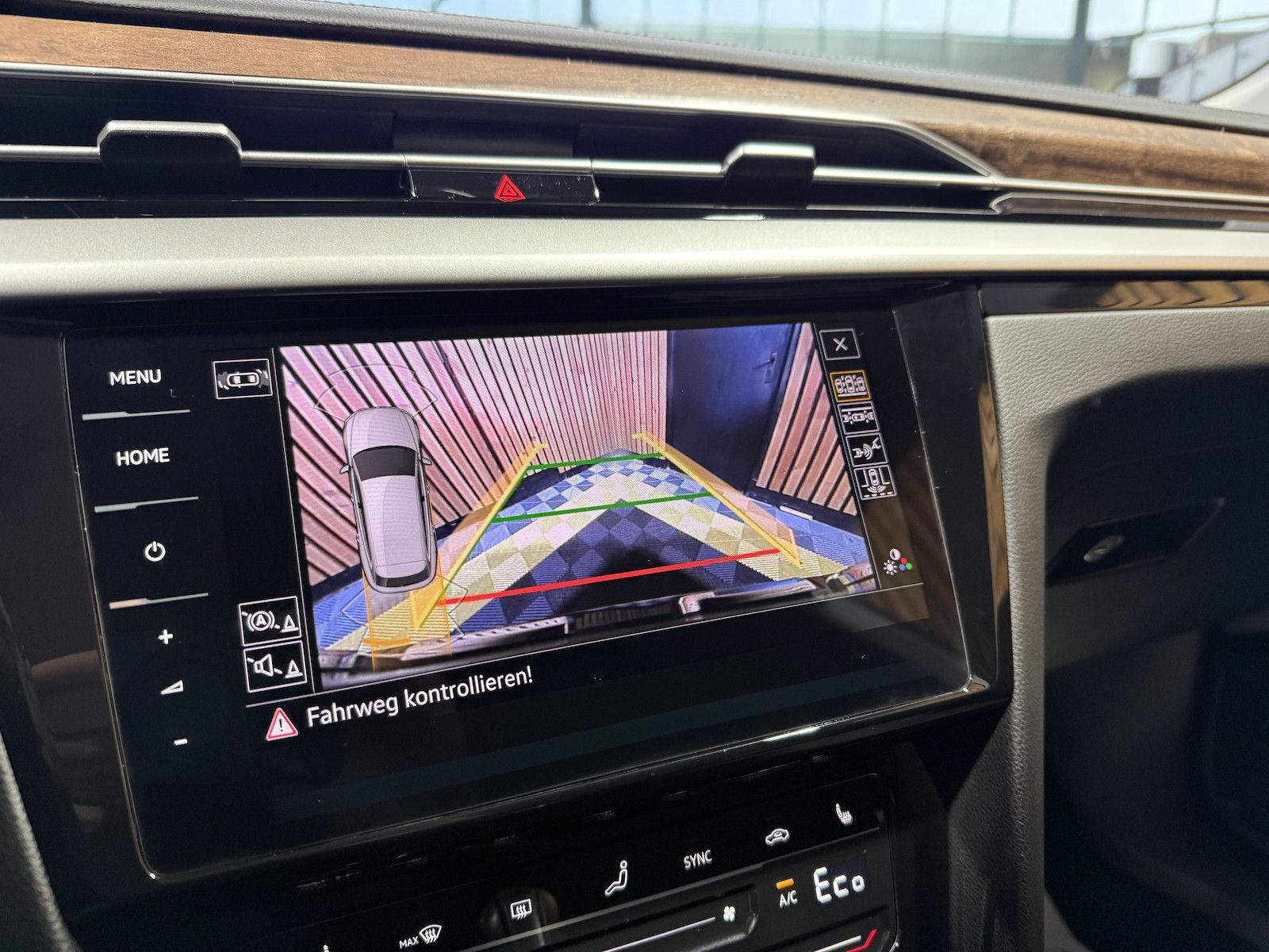 Fahrzeugabbildung Volkswagen Arteon 1.4 eHybrid SB*Navi*LED*Kam*AHK*DCC*Leder