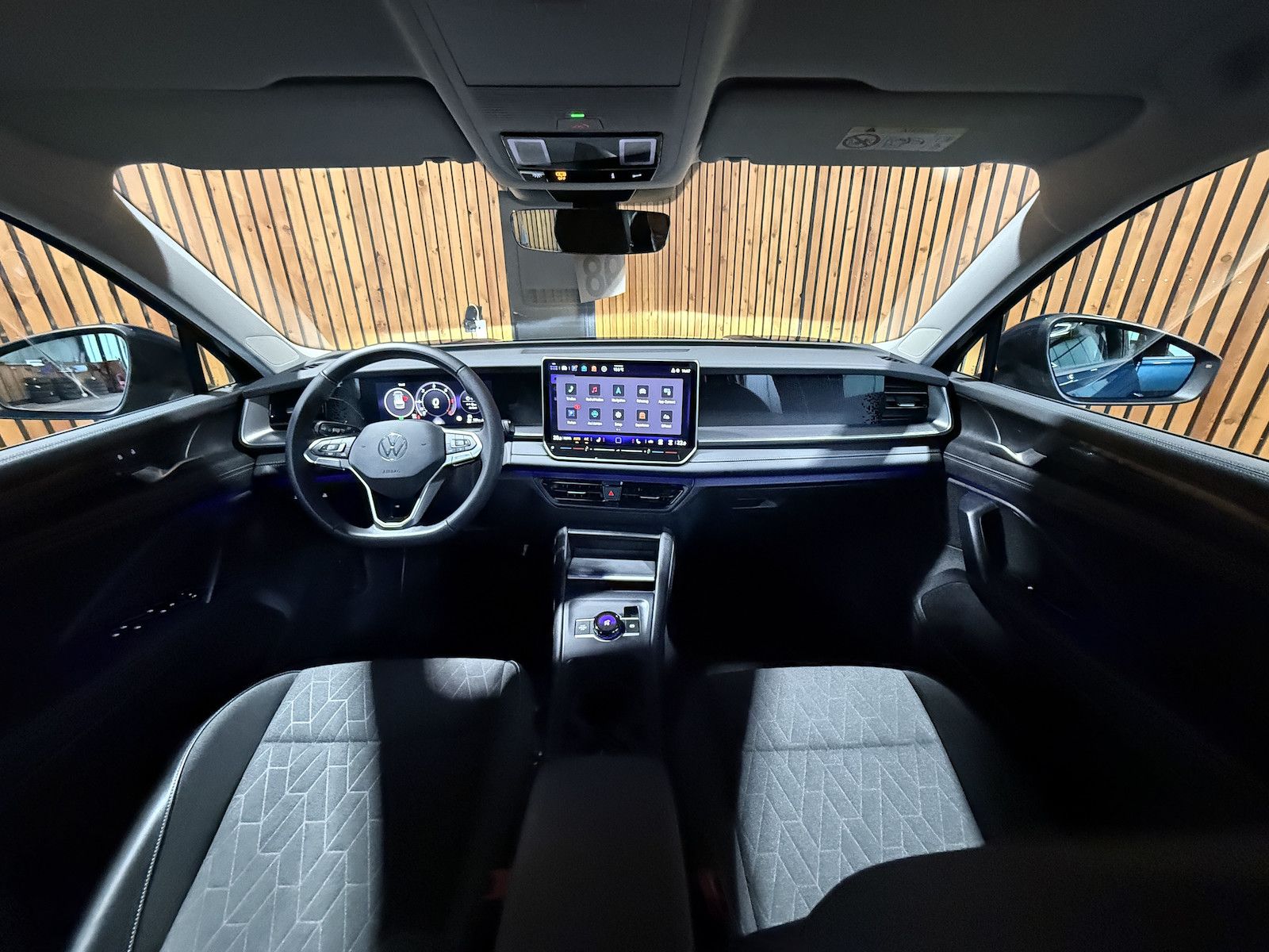 Fahrzeugabbildung Volkswagen Tayron 2,0 TDI DSG 7-Sitzer*Navi*Kam*AHK*Matrix