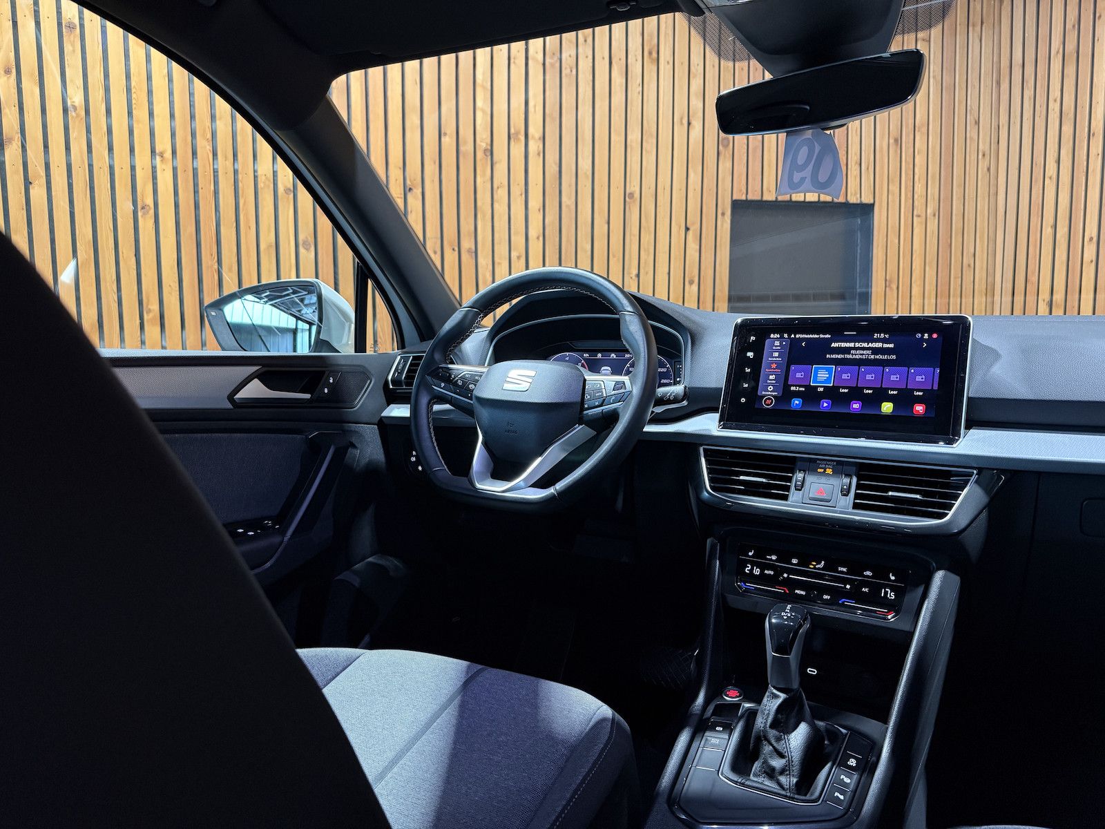 Fahrzeugabbildung SEAT Tarraco 2,0 TDI DSG Navi*LED*Kam*AHK*7-Sitzer*VC