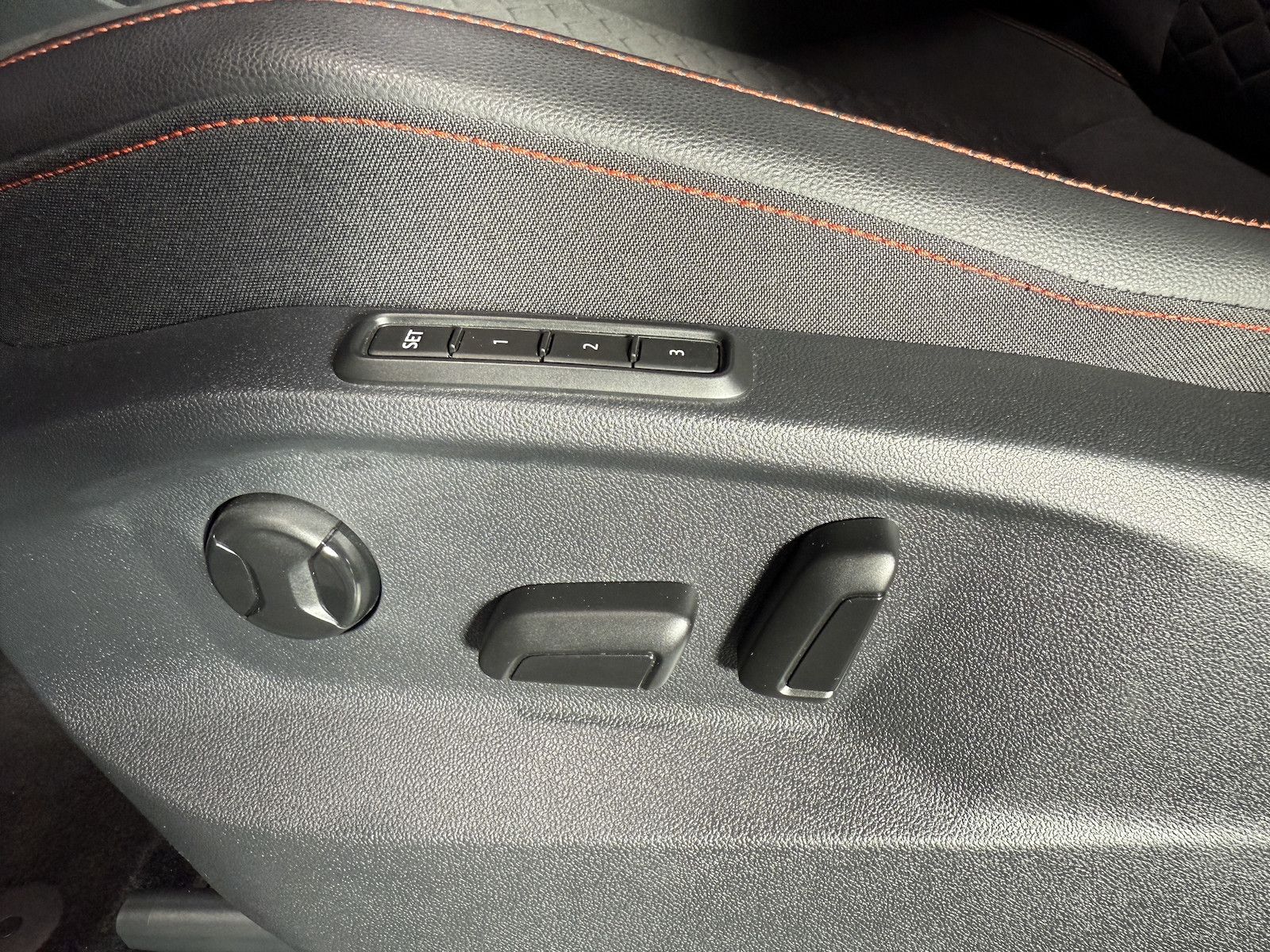 Fahrzeugabbildung SEAT Tarraco 2,0 TDI FR DSG *Navi*LED*Kam*AHK*Kessy*