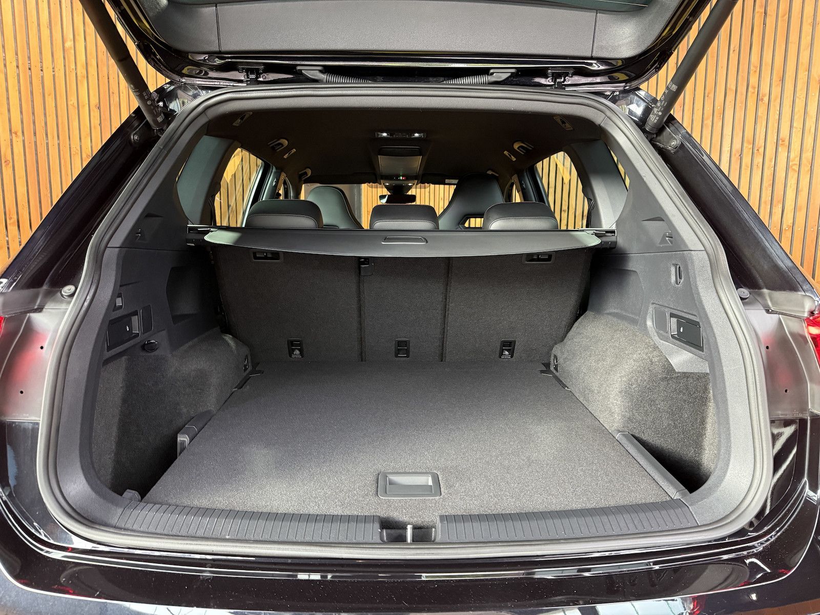 Fahrzeugabbildung SEAT Tarraco 2,0 TDI FR DSG *Navi*LED*Kam*AHK*Kessy*