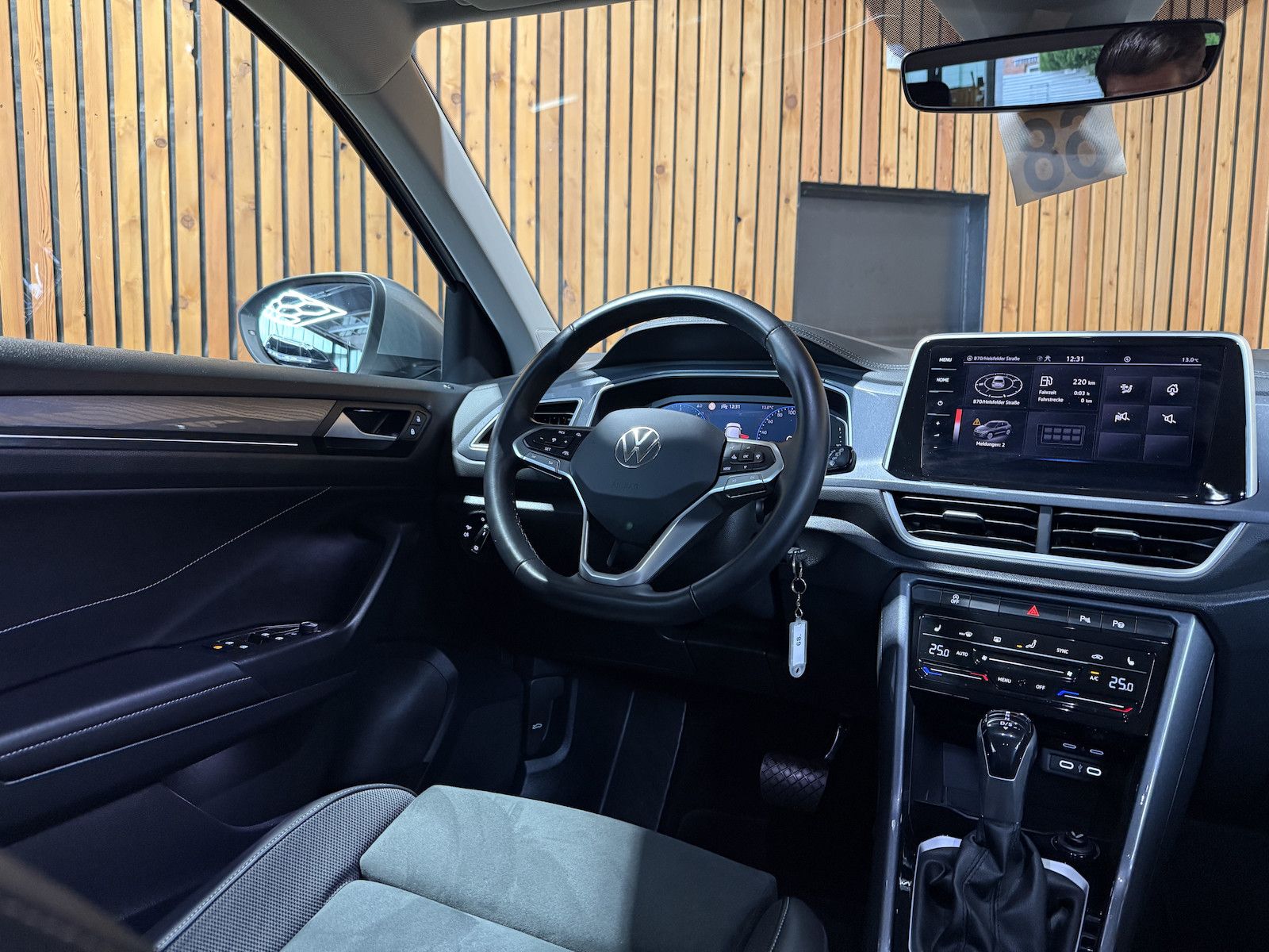 Fahrzeugabbildung Volkswagen T-Roc 2,0 TDI Style DSG Navi*LED*Kam*Virtual*AHK