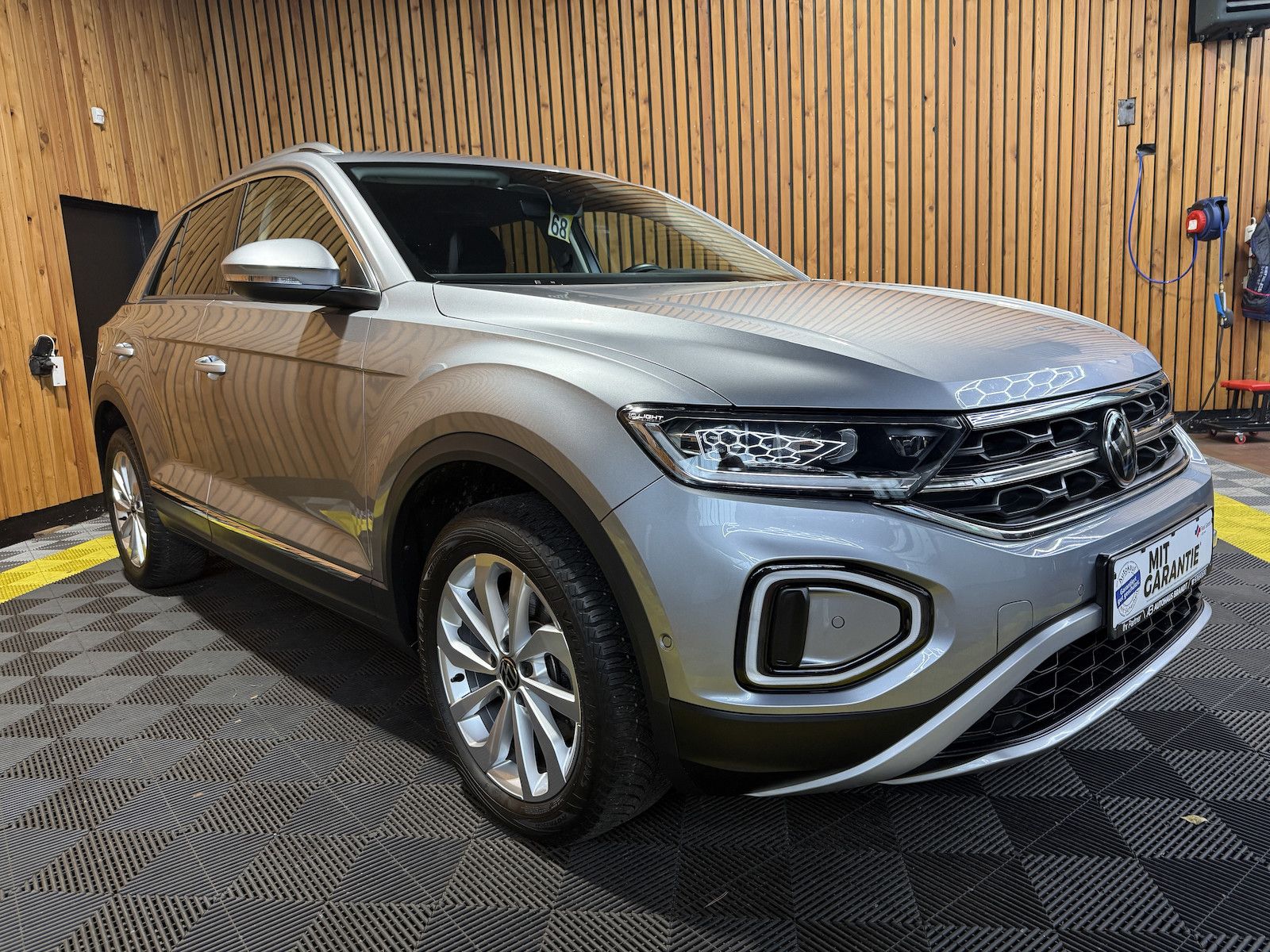 Fahrzeugabbildung Volkswagen T-Roc 2,0 TDI Style DSG Navi*LED*Kam*Virtual*AHK