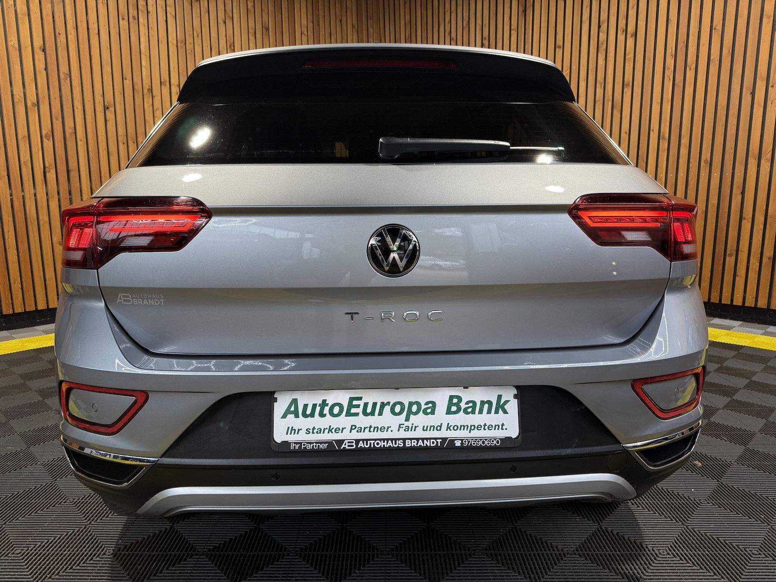 Fahrzeugabbildung Volkswagen T-Roc 2,0 TDI Style DSG Navi*LED*Kam*Virtual*AHK