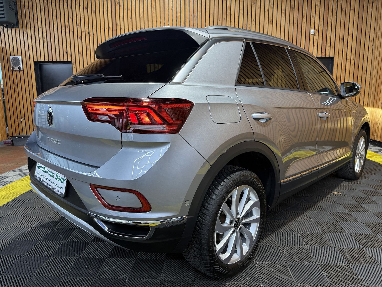 Fahrzeugabbildung Volkswagen T-Roc 2,0 TDI Style DSG Navi*LED*Kam*Virtual*AHK