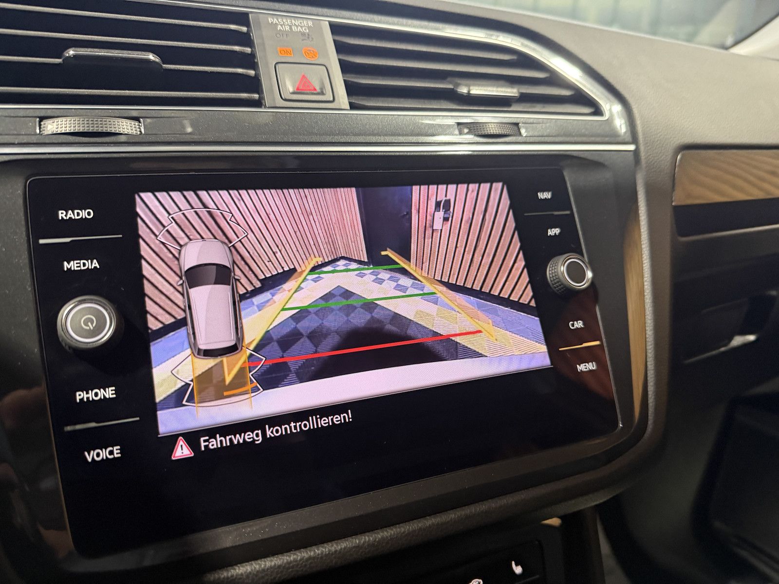 Fahrzeugabbildung Volkswagen Tiguan 1,4 eHybrid Active DSG *Navi*ACC*LED*AHK