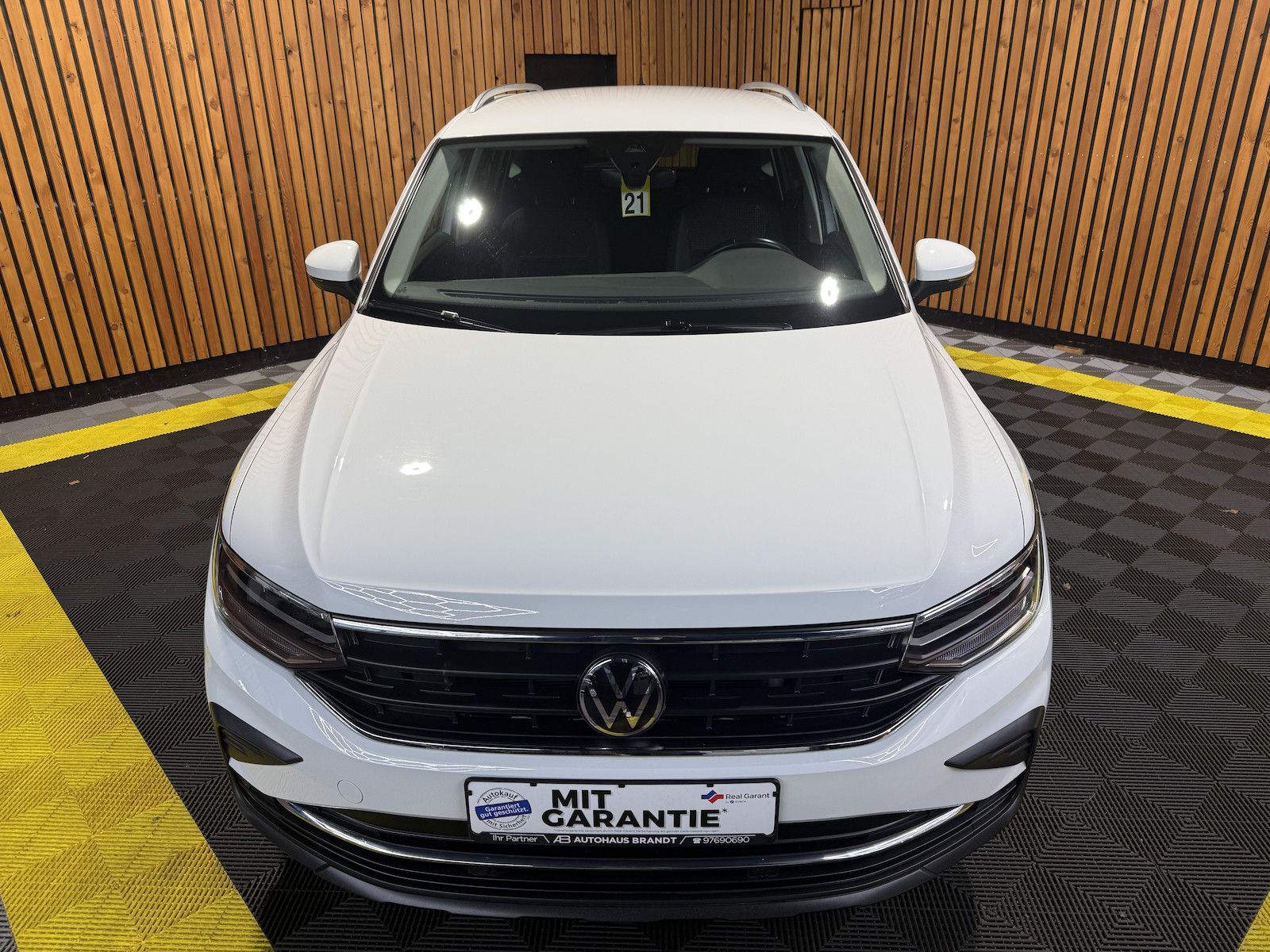 Fahrzeugabbildung Volkswagen Tiguan 1,4 eHybrid Active DSG *Navi*ACC*LED*AHK