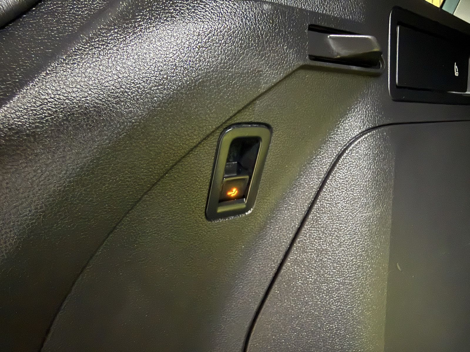 Fahrzeugabbildung Volkswagen Tiguan 1,4 eHybrid Active DSG *Navi*ACC*LED*AHK