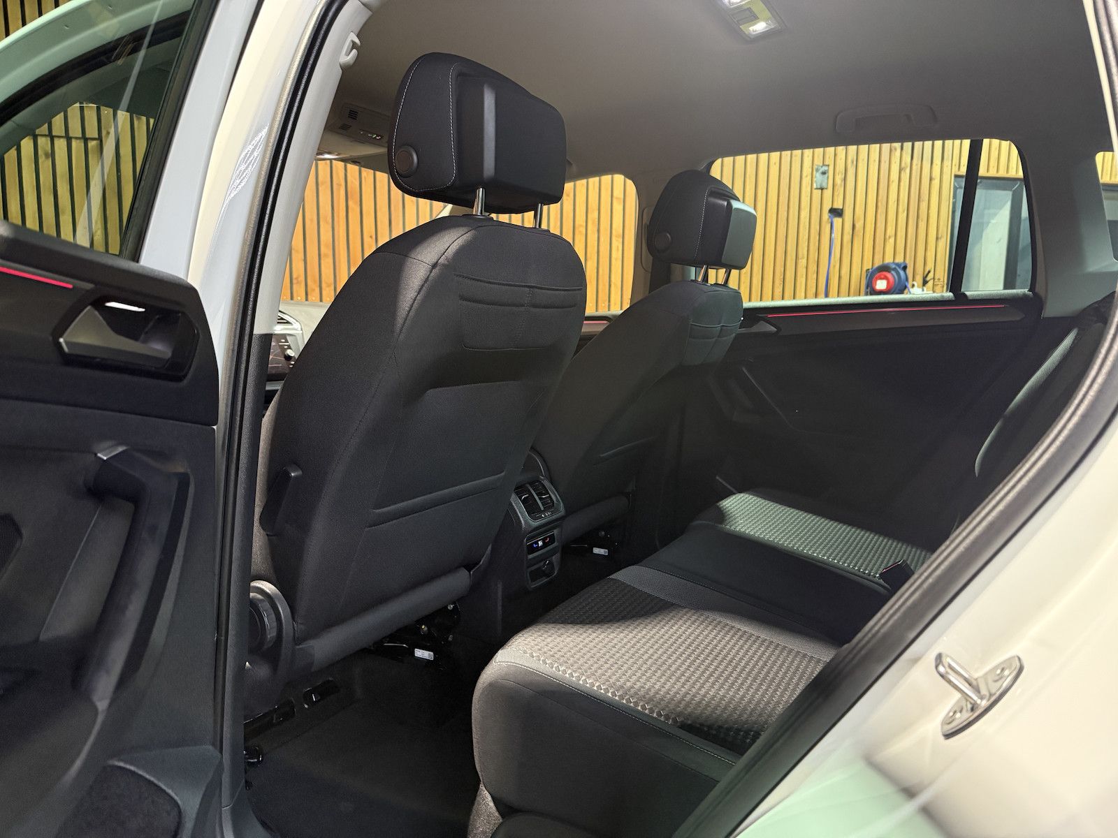 Fahrzeugabbildung Volkswagen Tiguan 1,4 eHybrid Active DSG *Navi*ACC*LED*AHK