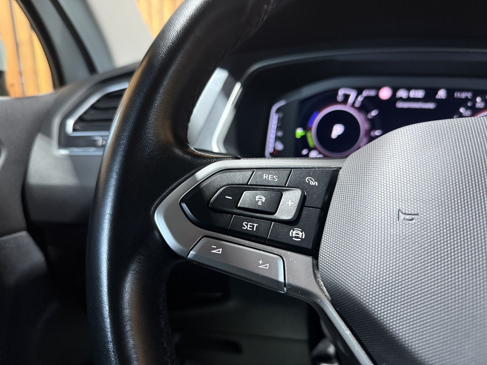 Fahrzeugabbildung Volkswagen Tiguan 1,4 eHybrid Active DSG *Navi*ACC*LED*AHK