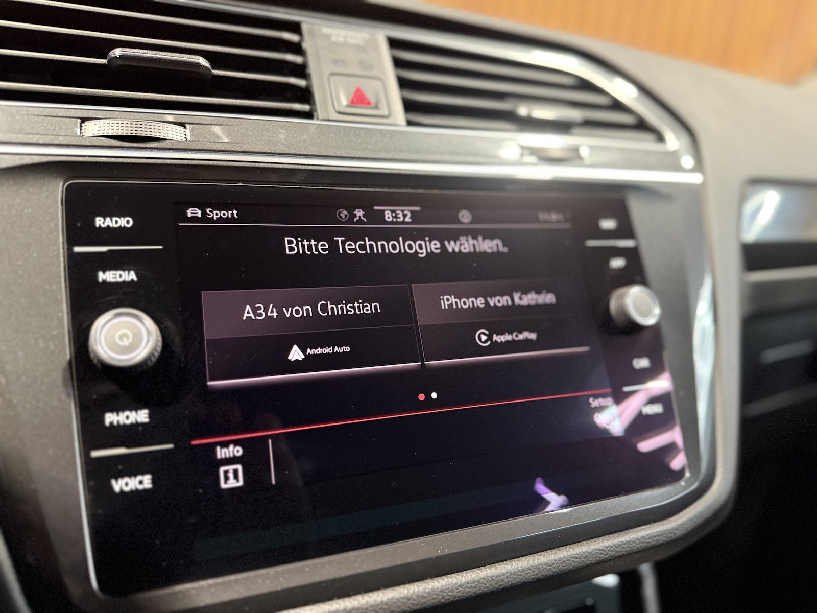 Fahrzeugabbildung Volkswagen Tiguan 1,4 eHybrid Active DSG *Navi*ACC*LED*AHK