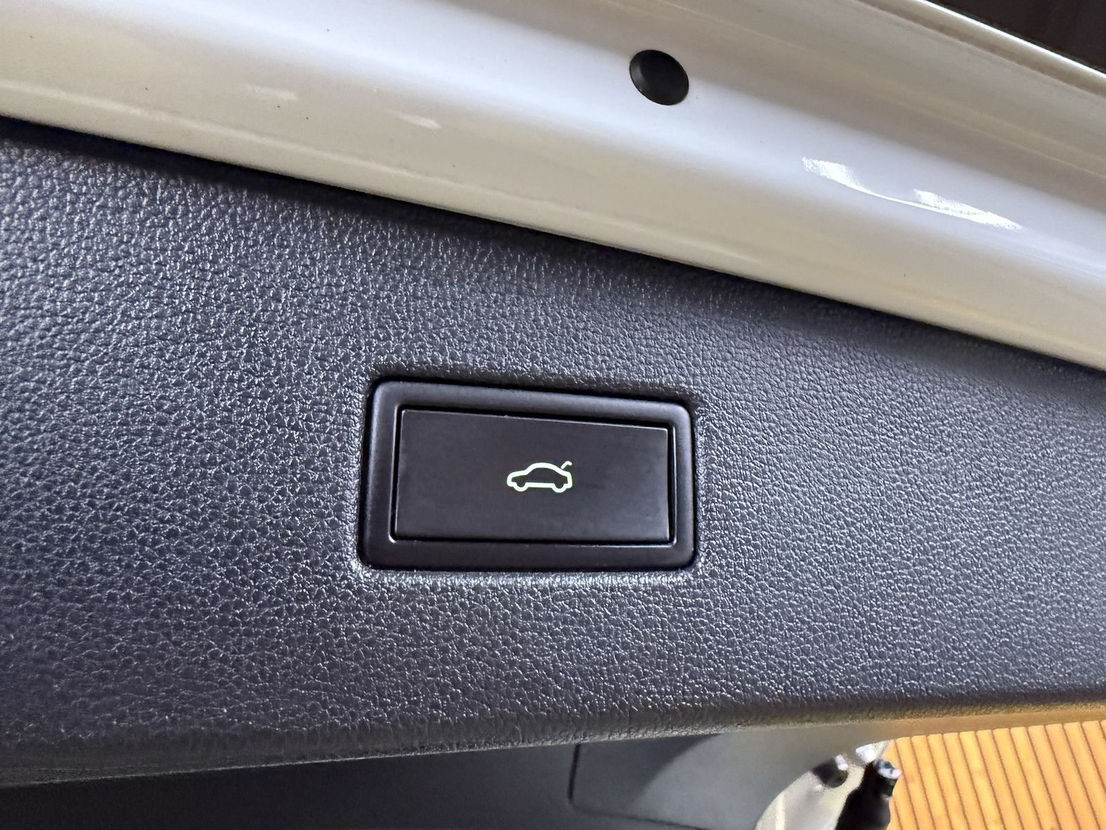 Fahrzeugabbildung Volkswagen Tiguan 1,4 eHybrid Active DSG *Navi*ACC*LED*AHK