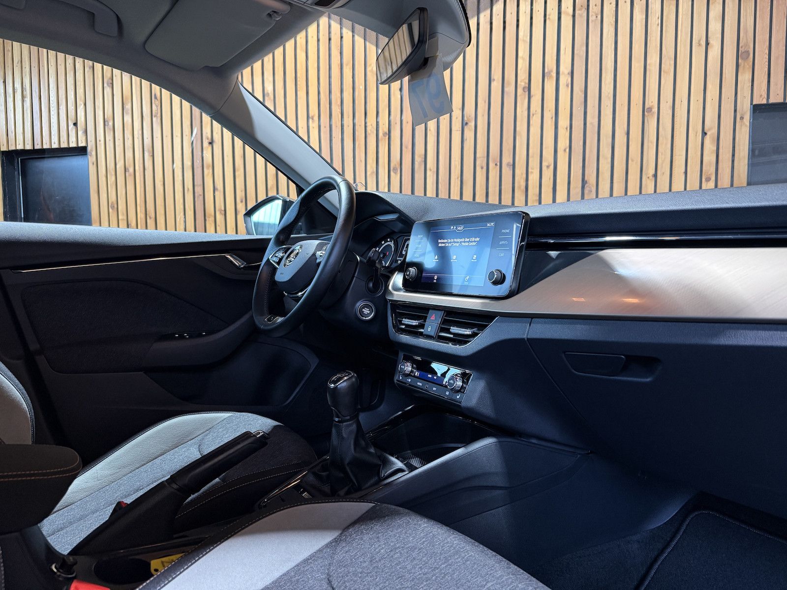 Fahrzeugabbildung SKODA Kamiq Style TSI *LED*App*Tempo*Alu*PDC*SHz*