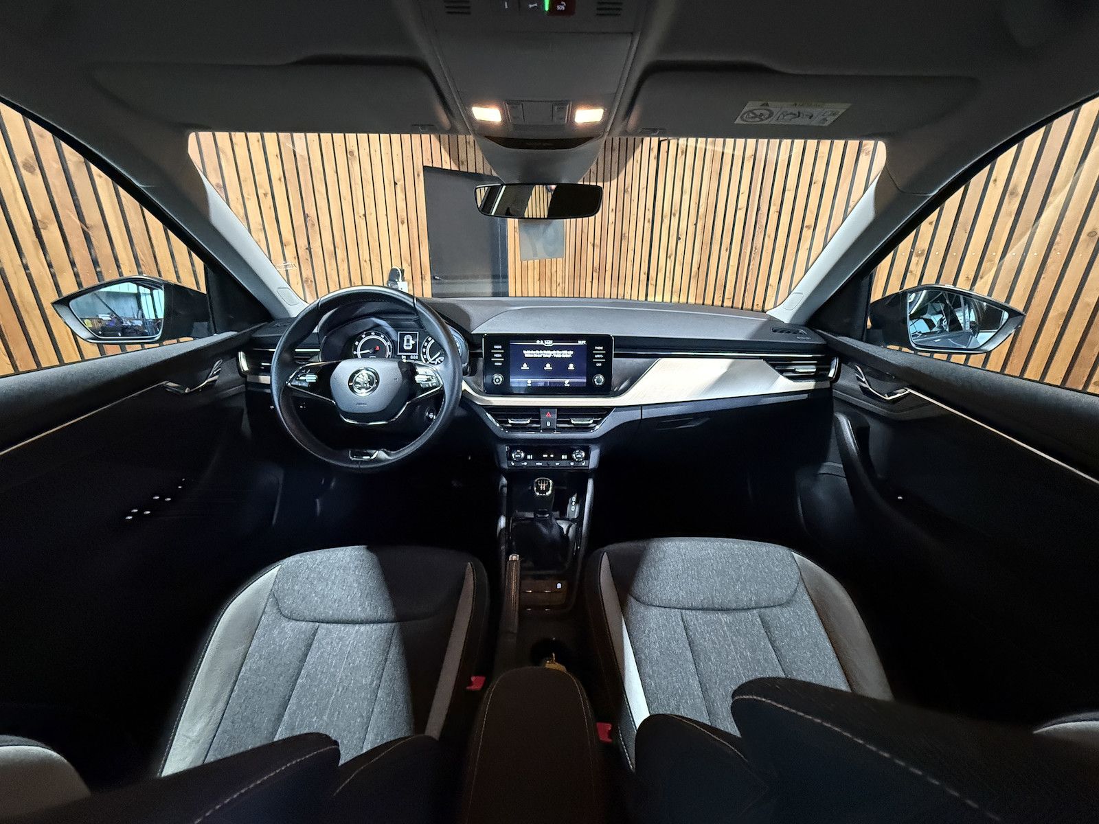 Fahrzeugabbildung SKODA Kamiq Style TSI *LED*App*Tempo*Alu*PDC*SHz*