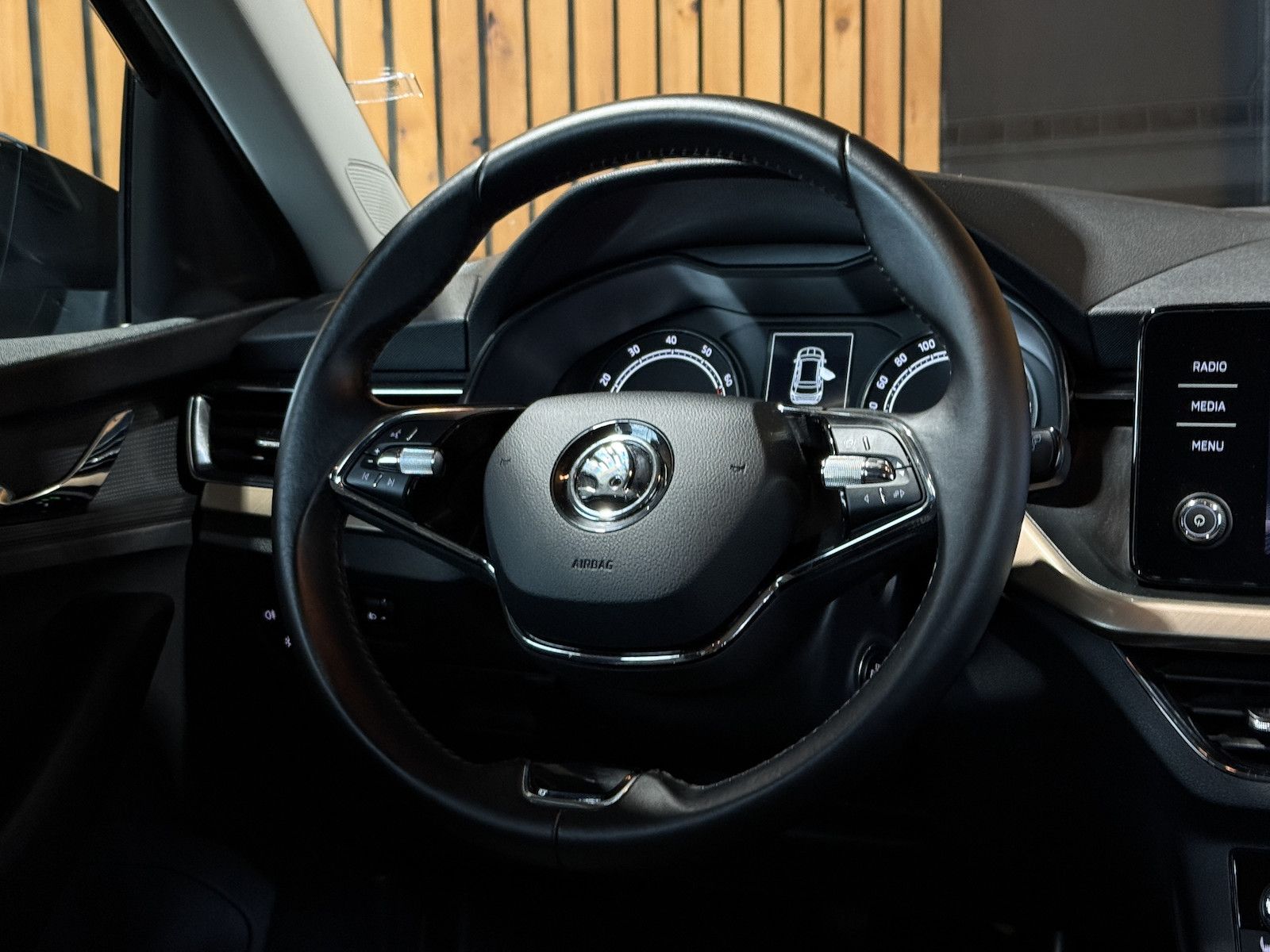 Fahrzeugabbildung SKODA Kamiq Style TSI *LED*App*Tempo*Alu*PDC*SHz*