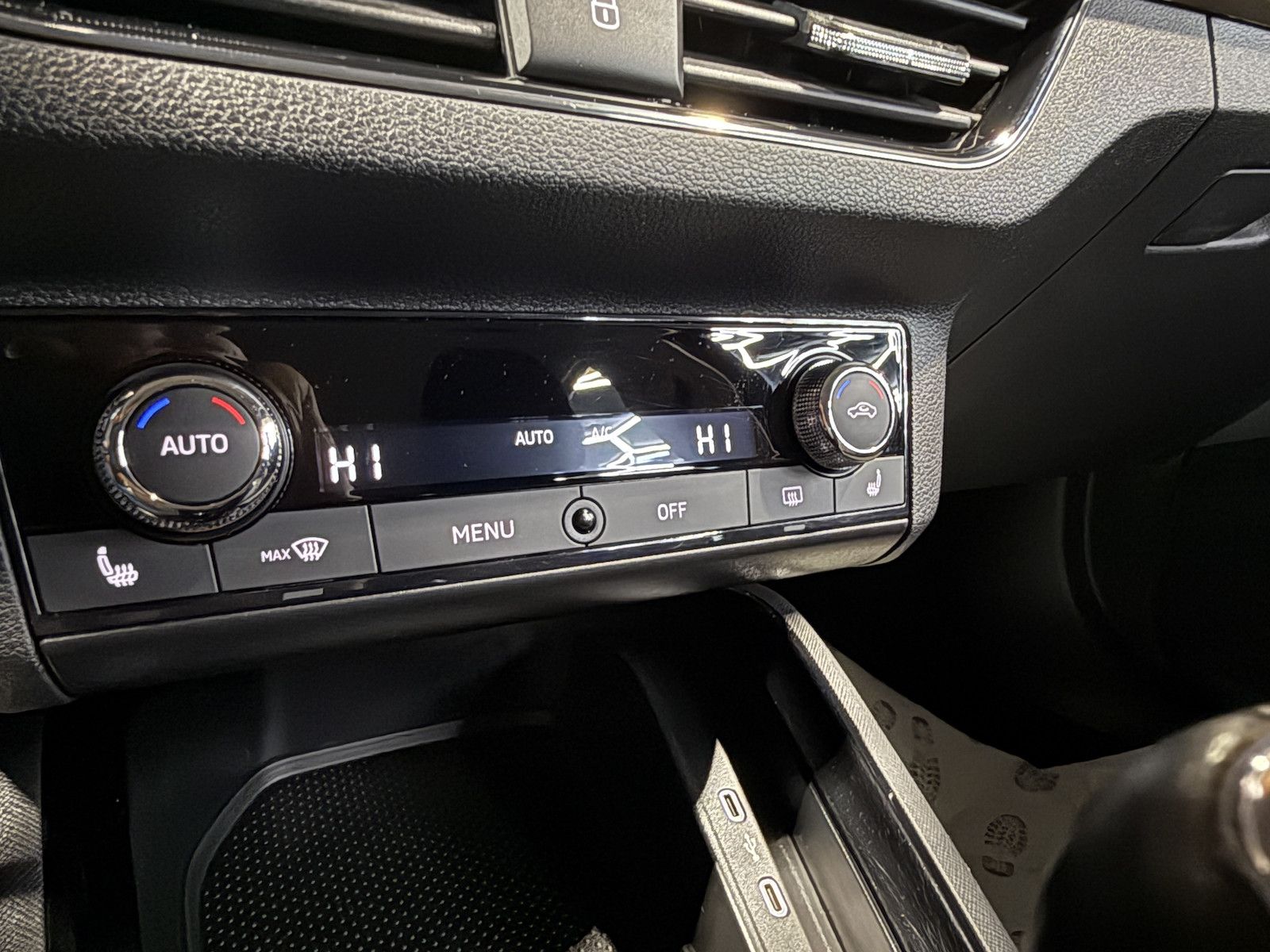 Fahrzeugabbildung SKODA Kamiq Style TSI *LED*App*Tempo*Alu*PDC*SHz*