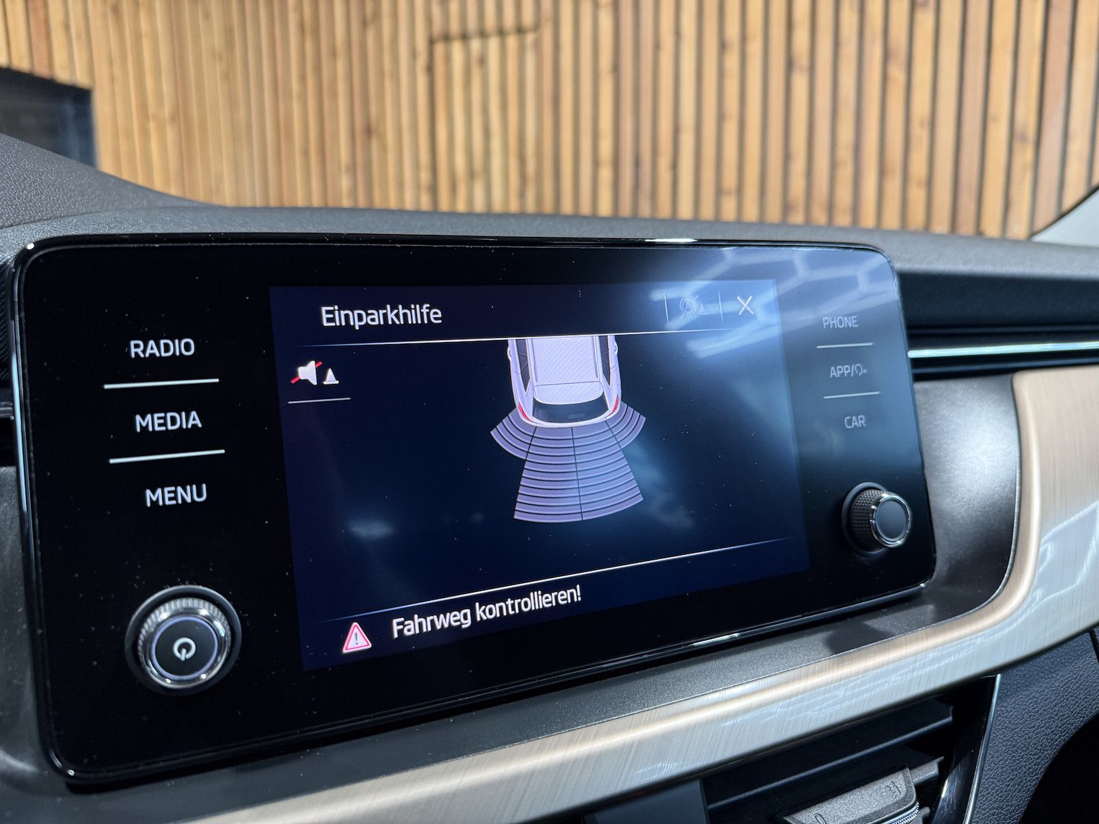 Fahrzeugabbildung SKODA Kamiq Style TSI *LED*App*Tempo*Alu*PDC*SHz*