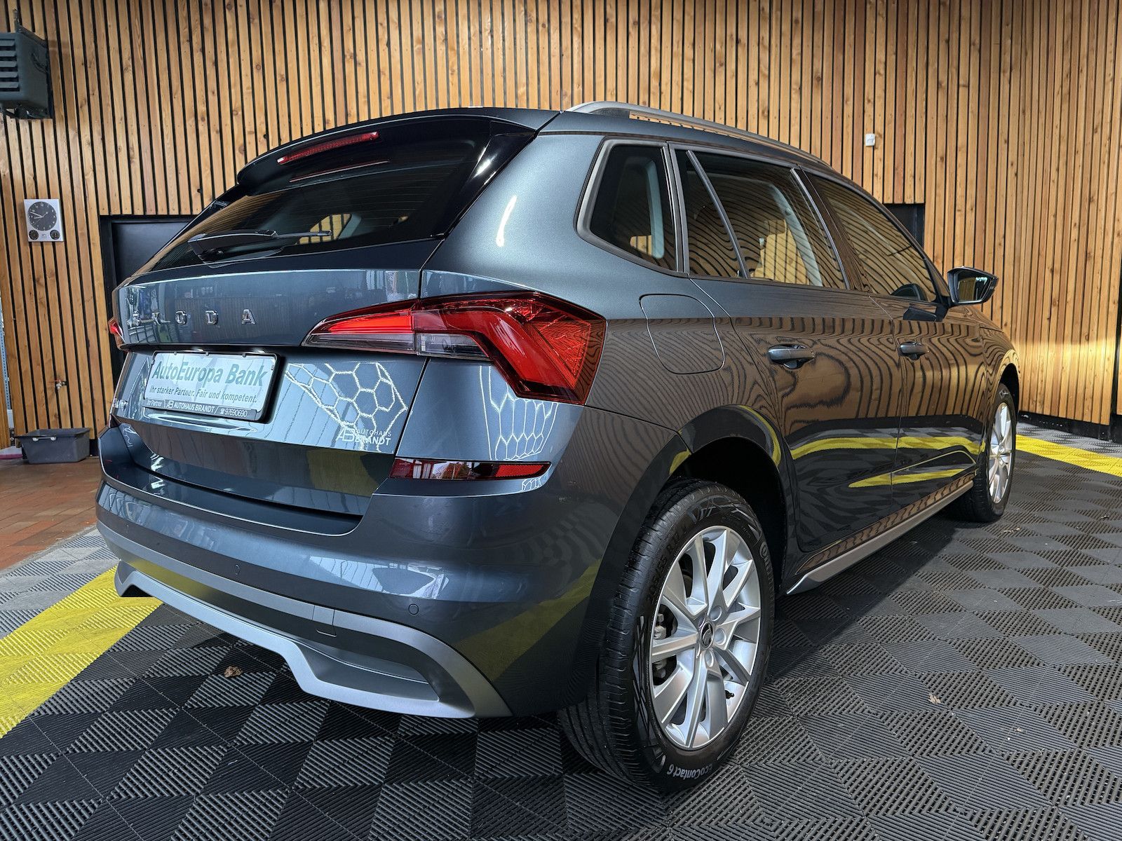 Fahrzeugabbildung SKODA Kamiq Style TSI *LED*App*Tempo*Alu*PDC*SHz*