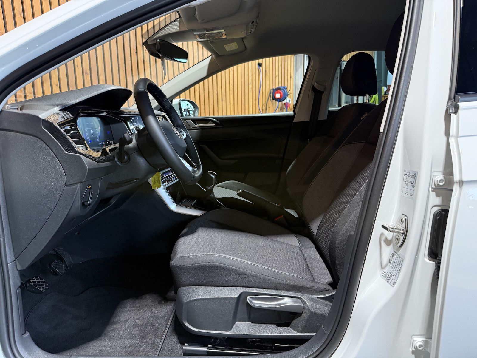 Fahrzeugabbildung Volkswagen Taigo 1,0 TSI Life *Navi*Matrix*Virtual*Sitzhz*